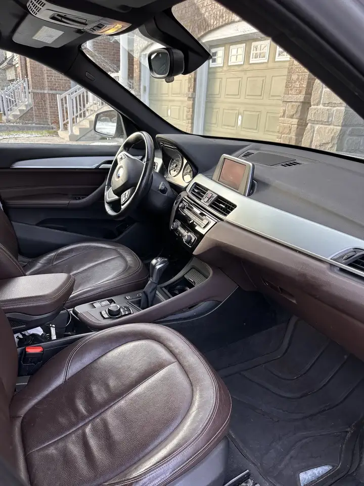 BMW X1 снимка BMW X1