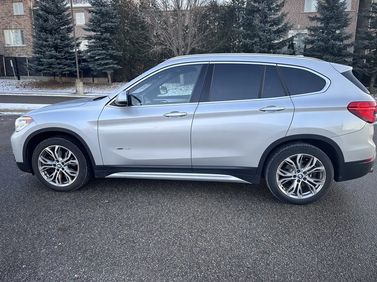 BMW X1 снимка BMW X1