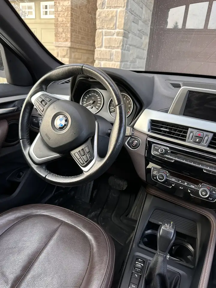 BMW X1 снимка BMW X1