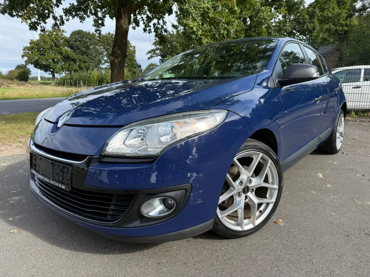 Renault Megane III Lim. 5-trg. Tomtom Edition Bleu - 1
