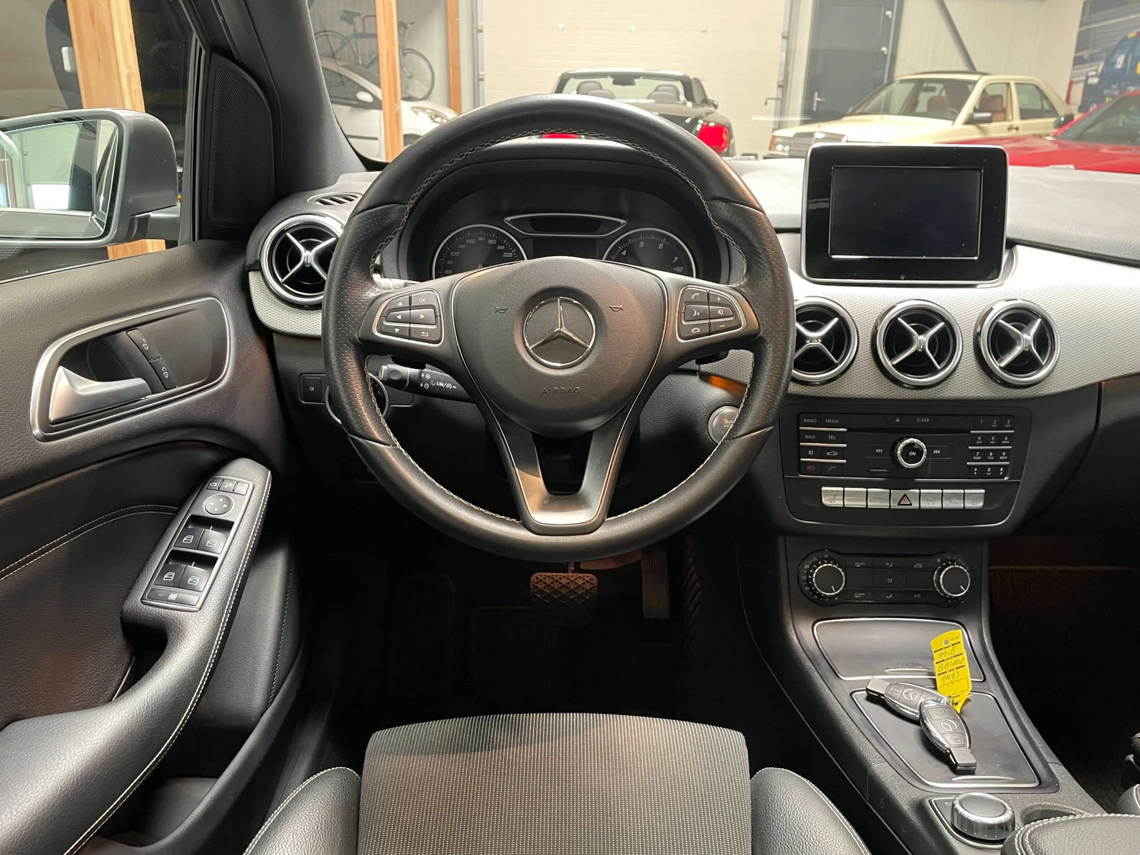 Mercedes-Benz B 220 4Matic Ambition — photo 12