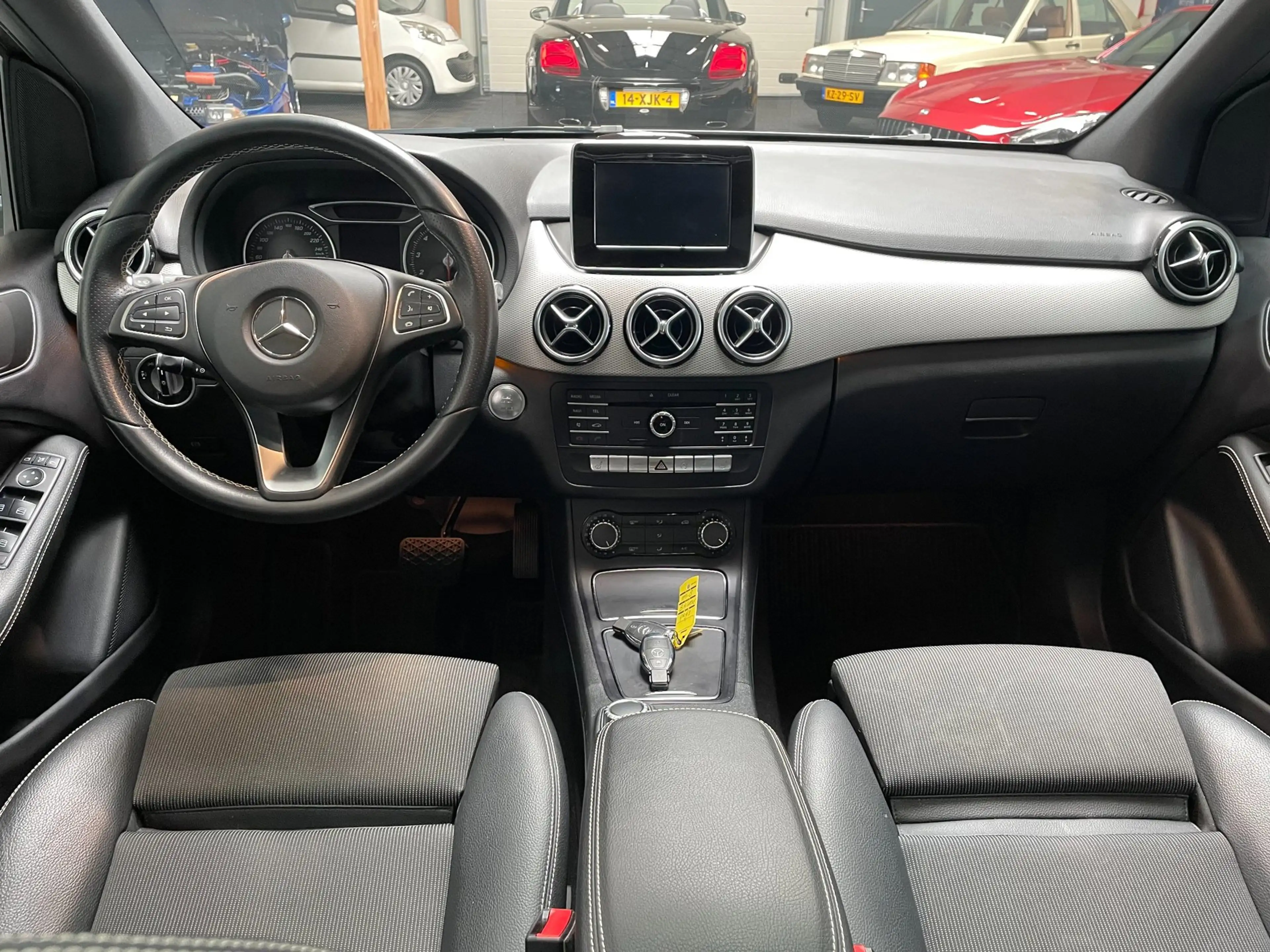 Mercedes-Benz B 220 4Matic Ambition — photo 10