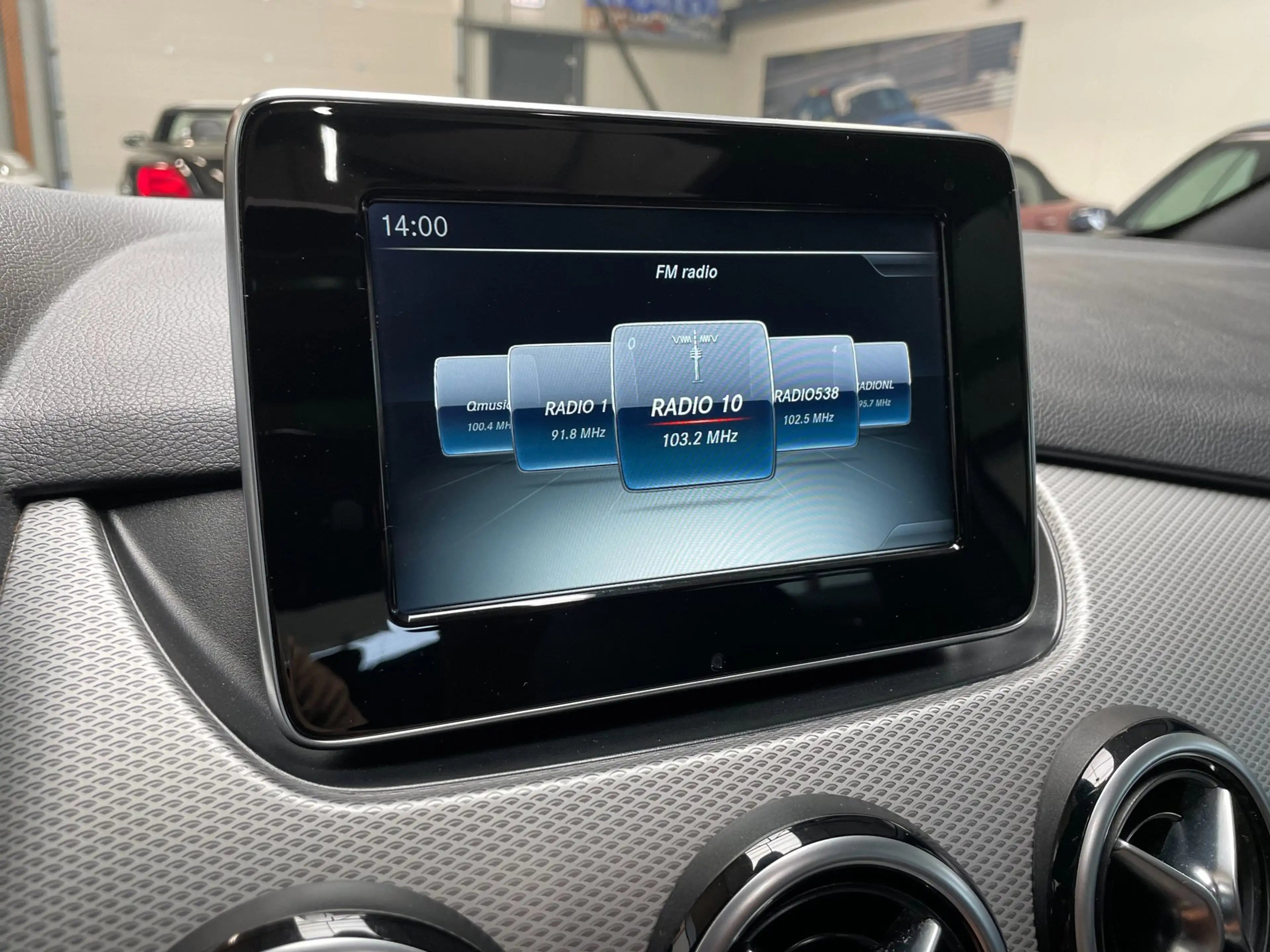 Mercedes-Benz B 220 4Matic Ambition — photo 26
