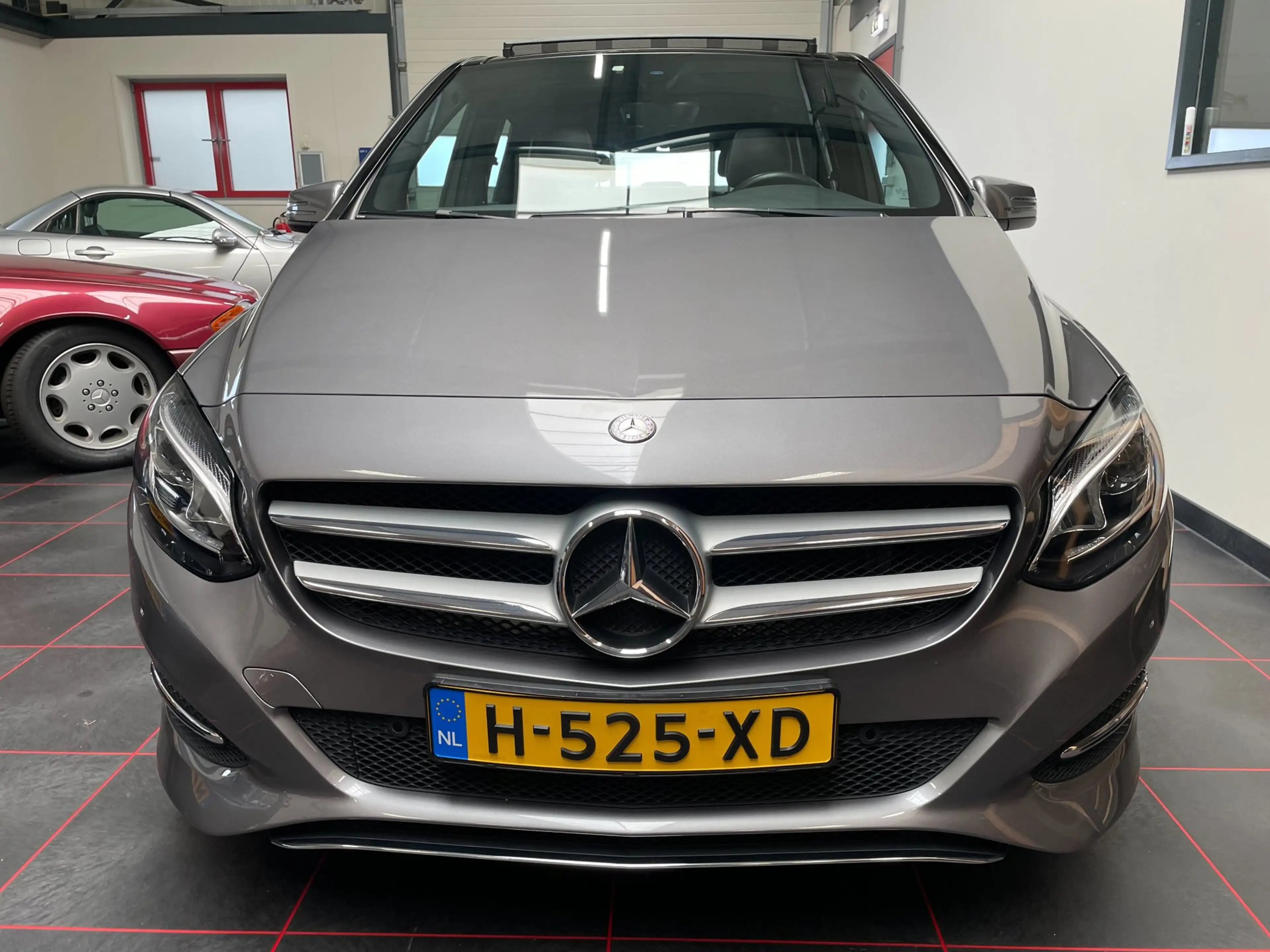 Mercedes-Benz B 220 4Matic Ambition — photo 30