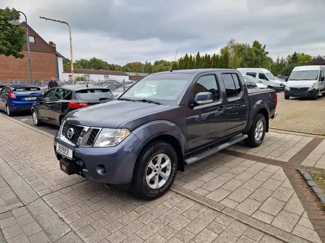 Nissan Navara Pickup Double Cab SE 4X4*KLIMA*AHK*KAMERA