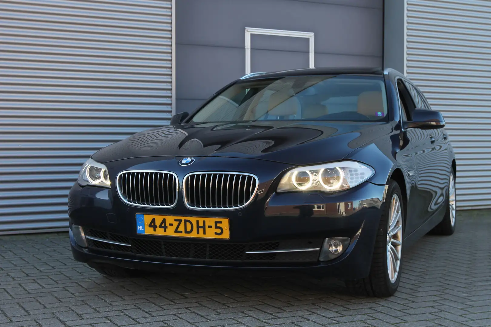 BMW 520 5-serie Touring 520i High Executive I AUT. I NAVI Blauw - 2