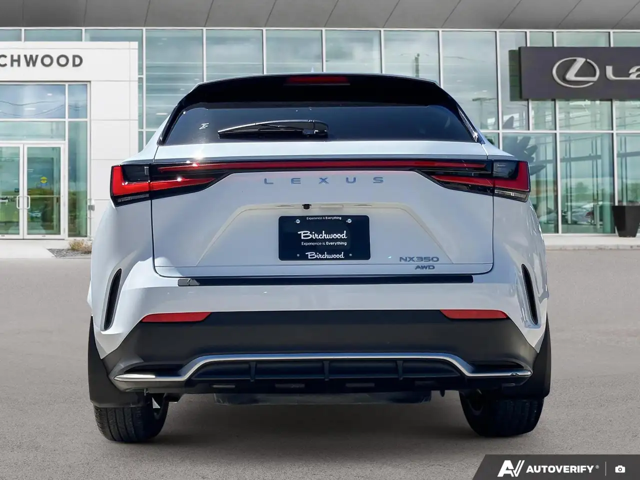 Lexus NX снимка Lexus NX