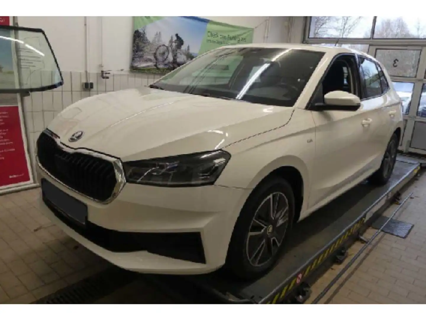 Skoda Fabia Tour 1.0 MPI Smartlink Kamera Licht&Sicht Weiß - 2