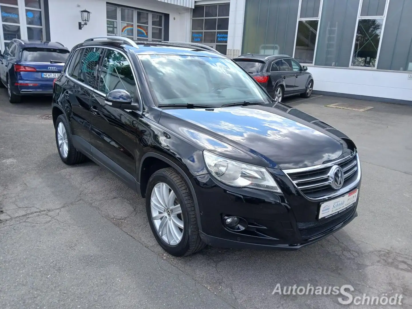 Volkswagen Tiguan 2.0 TDI 4Motion Team AHK NAVI SHZ Klima Negru - 2
