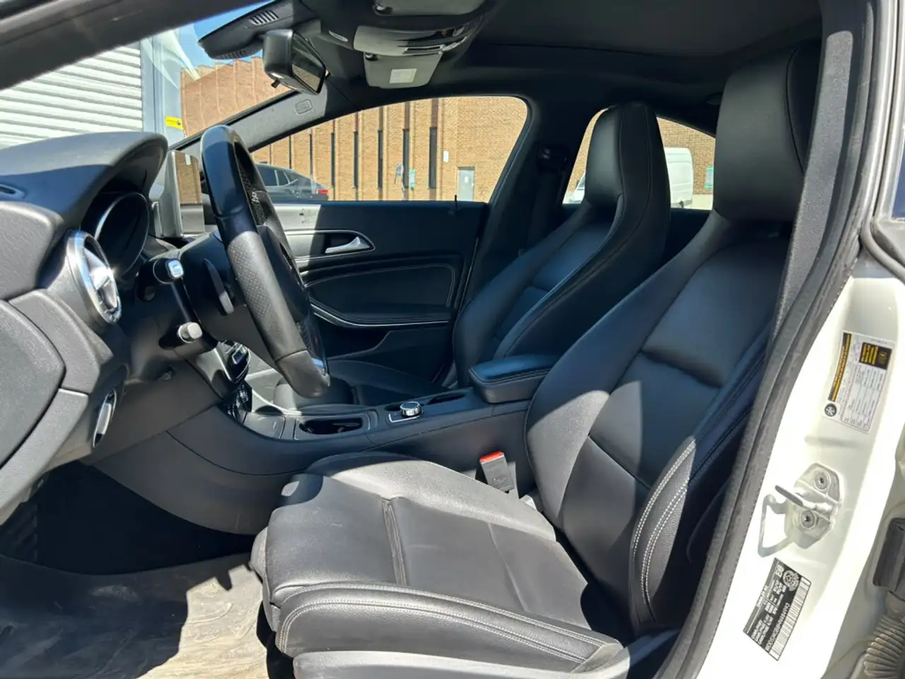 Mercedes-Benz CLA снимка Mercedes-Benz CLA