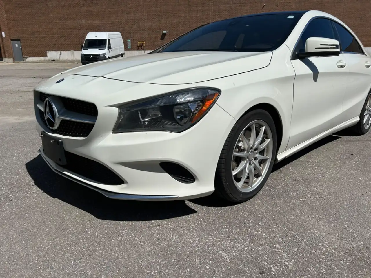 Mercedes-Benz CLA снимка Mercedes-Benz CLA