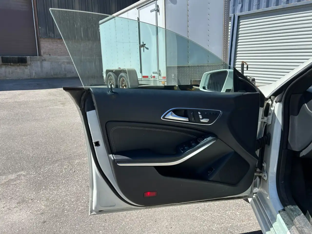 Mercedes-Benz CLA снимка Mercedes-Benz CLA