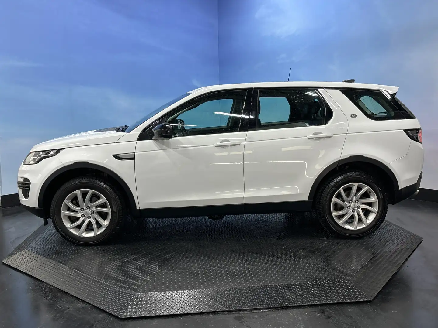 Land Rover Discovery Sport 2.0 TD4 HSE Blanco - 2