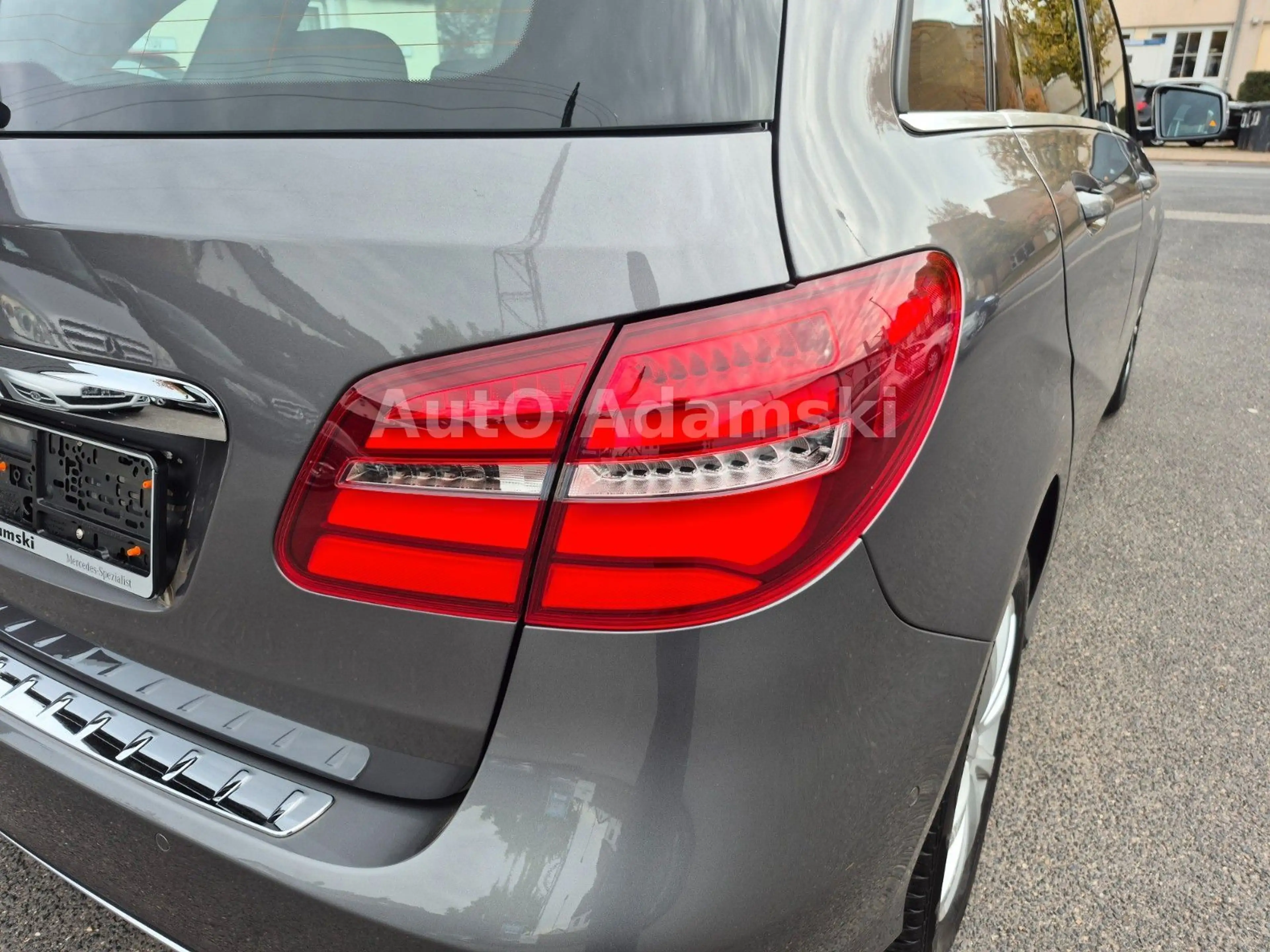 Mercedes-Benz B 200 7G-DCT 1.Hd Klimaautom. 86tkm TWA LED RFK — photo 7