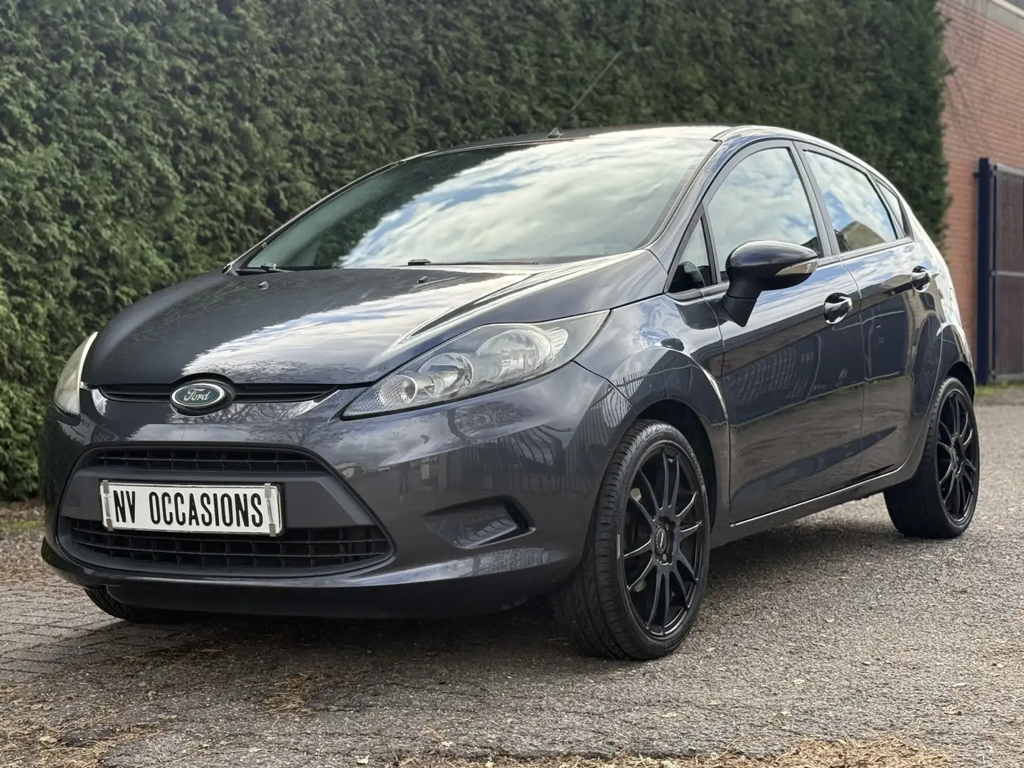 Ford Fiesta 1.25 Trend NWE DISTRIEM/17"LV/APK/NAP/123DKM/SPORT Grijs - 2