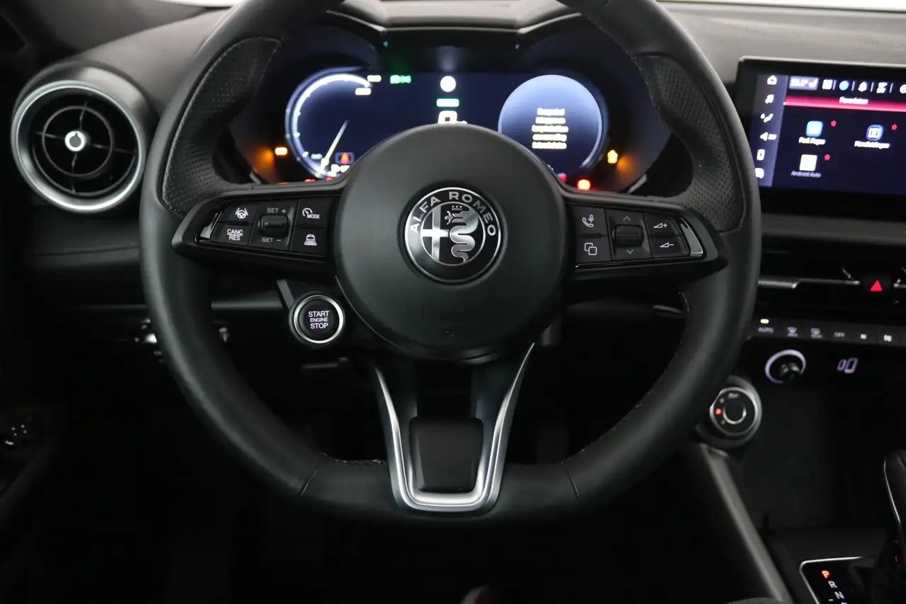 Alfa Romeo Tonale 2025 — фото 11