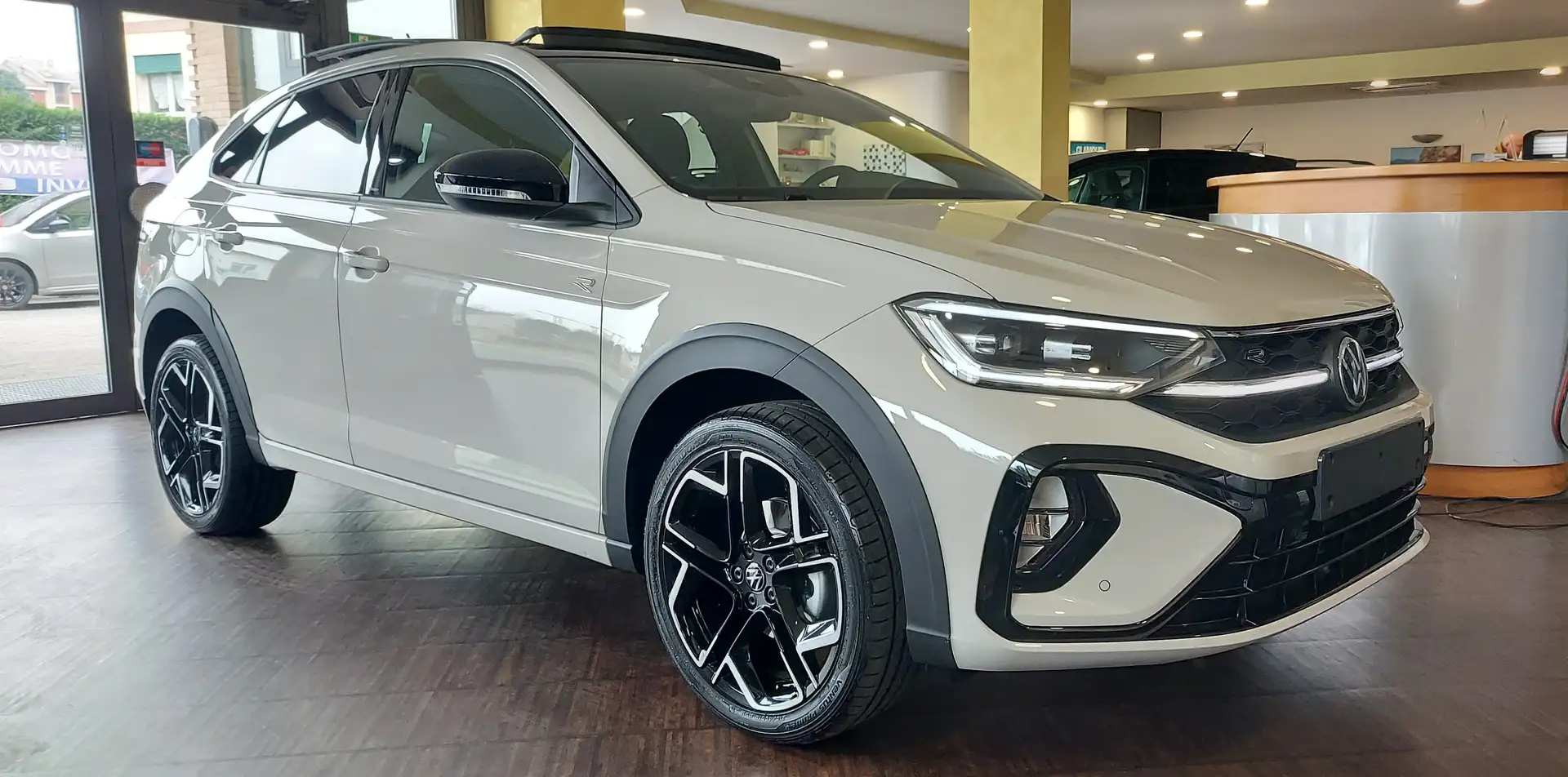 Volkswagen Taigo 1.0 TSI 115 R-Line PLUS 6M SUV Coupè mod. 2025 Grigio - 2
