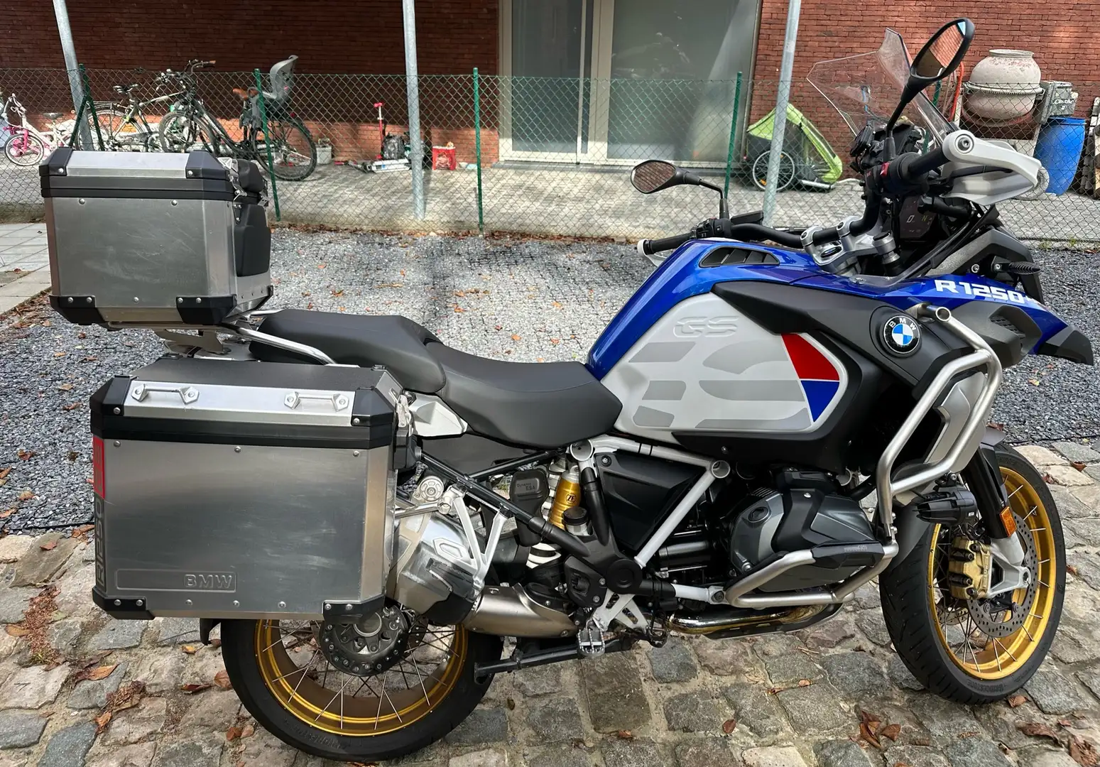 BMW R 1250 GS Adventure Light white/Racing blue red metallic/Style HP Rosso - 2
