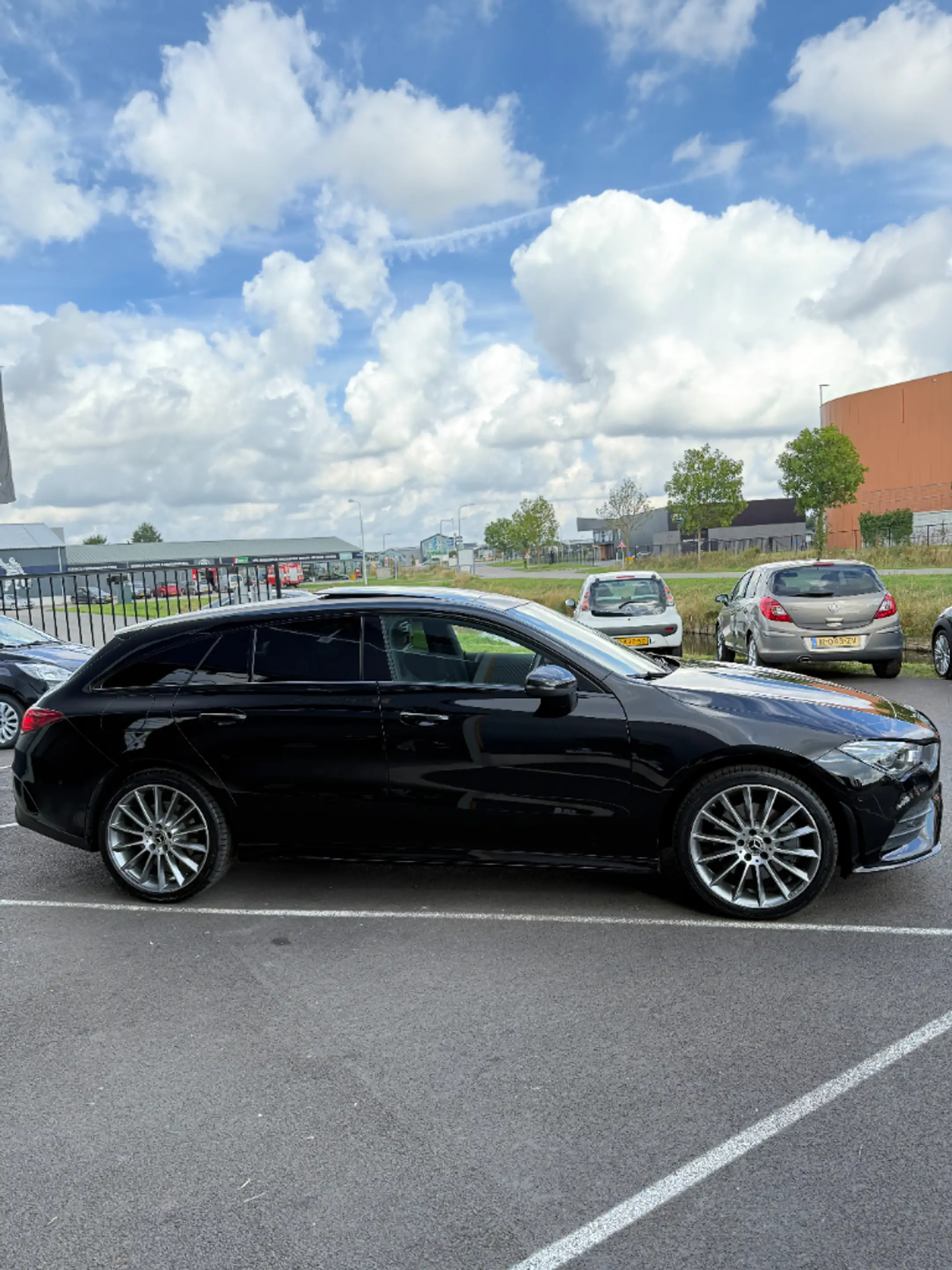 Mercedes-Benz CLA 250 E AMG Premium Plus Night - Full option — photo 15
