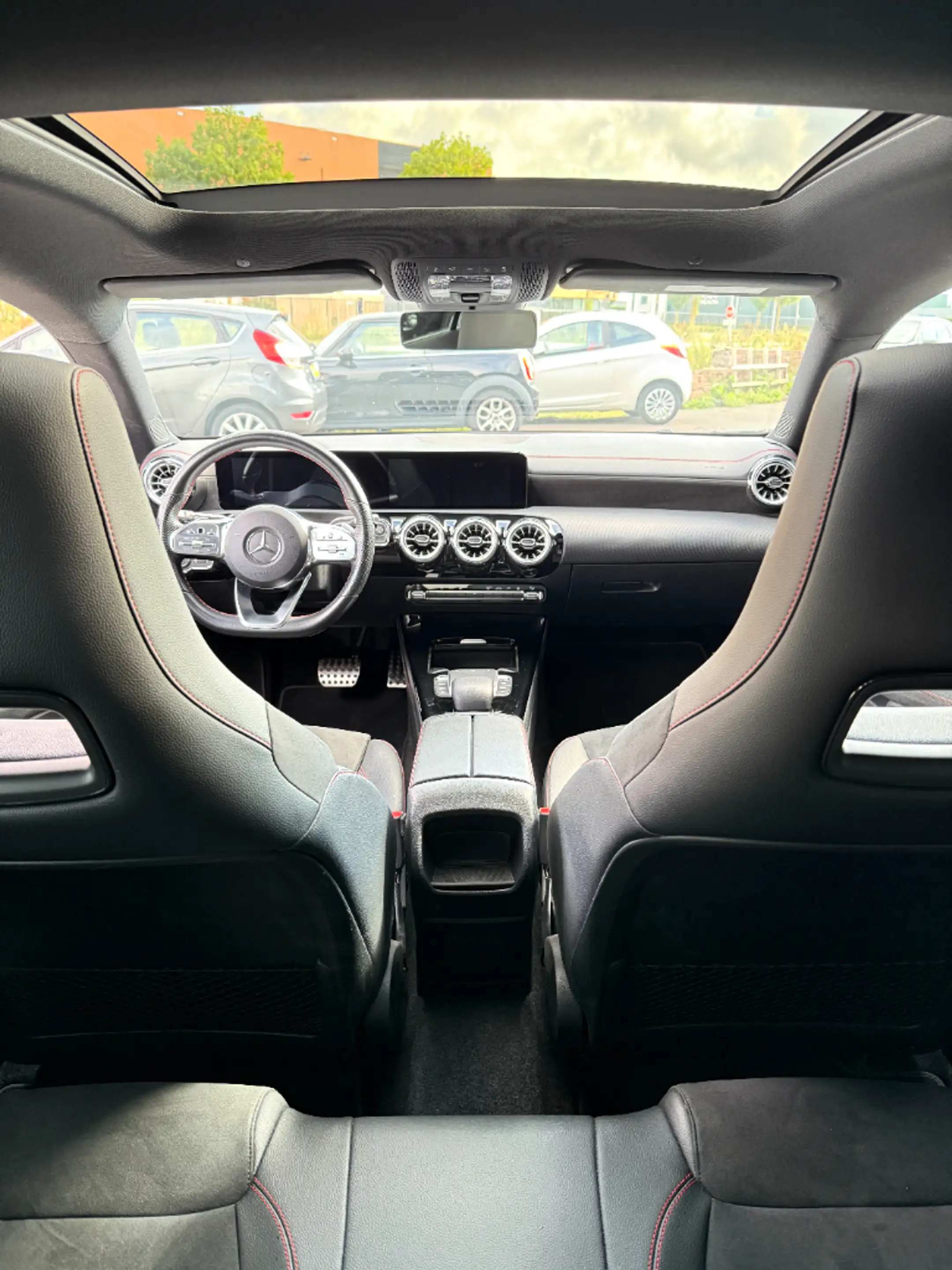 Mercedes-Benz CLA 250 E AMG Premium Plus Night - Full option — photo 4