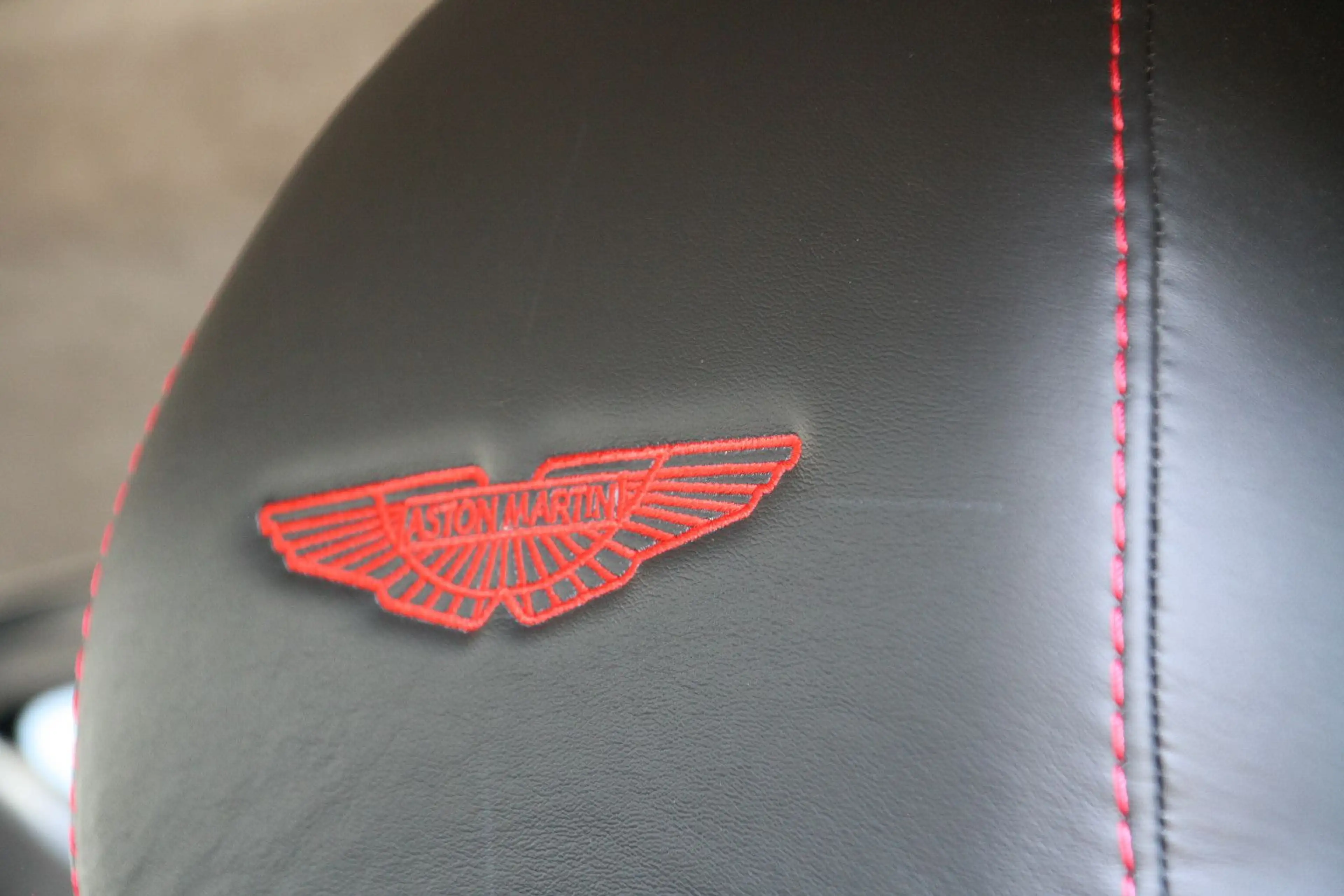Aston Martin Vantage S * Orig. 354 KM !!! * Sammler * — photo 13