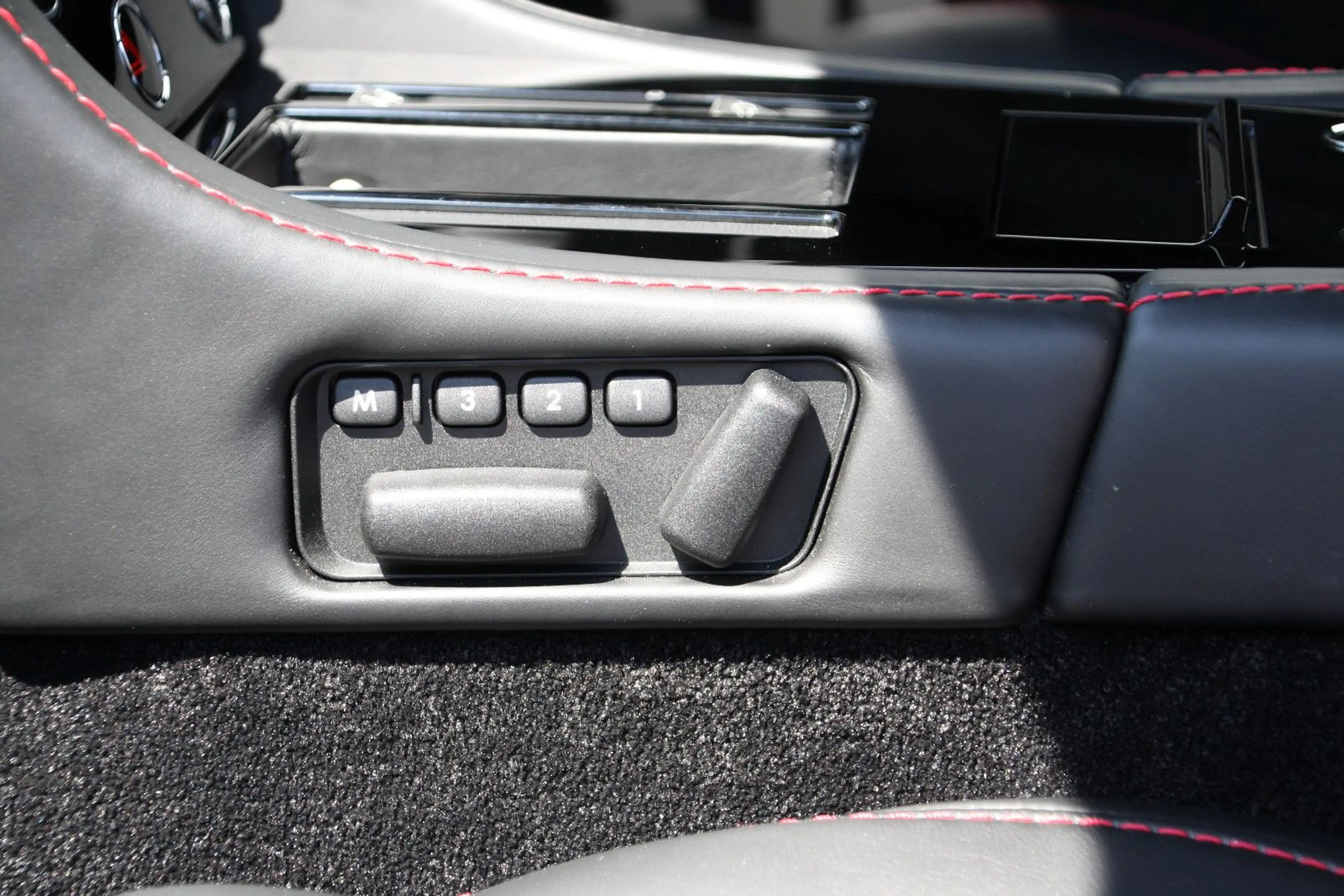 Aston Martin Vantage S * Orig. 354 KM !!! * Sammler * — photo 14