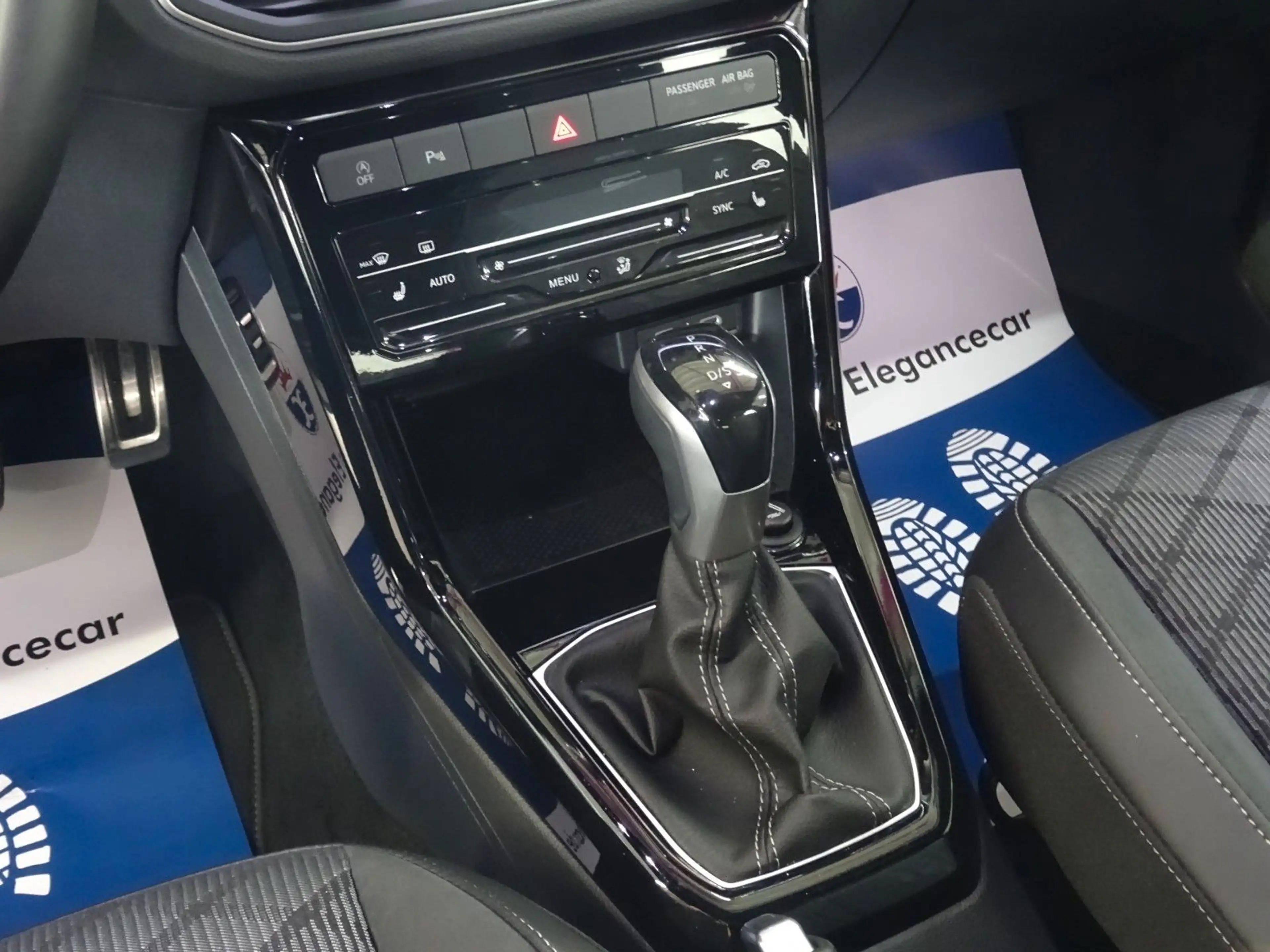 Volkswagen T-Cross T-CROSS 1.5 TSI*R-LINE*AHK*ACC*CAM*IQ MATRIX* — photo 15