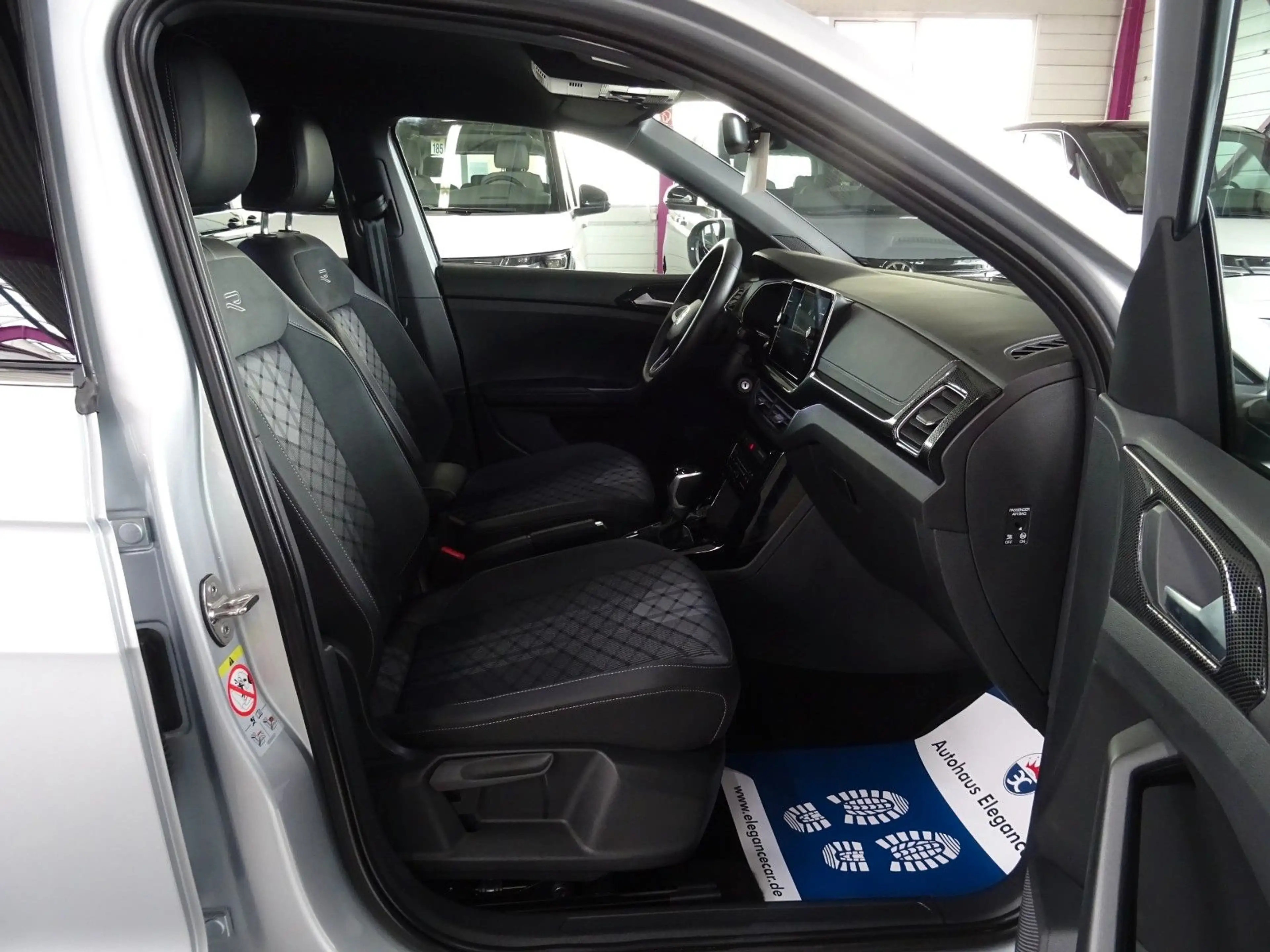 Volkswagen T-Cross T-CROSS 1.5 TSI*R-LINE*AHK*ACC*CAM*IQ MATRIX* — photo 6