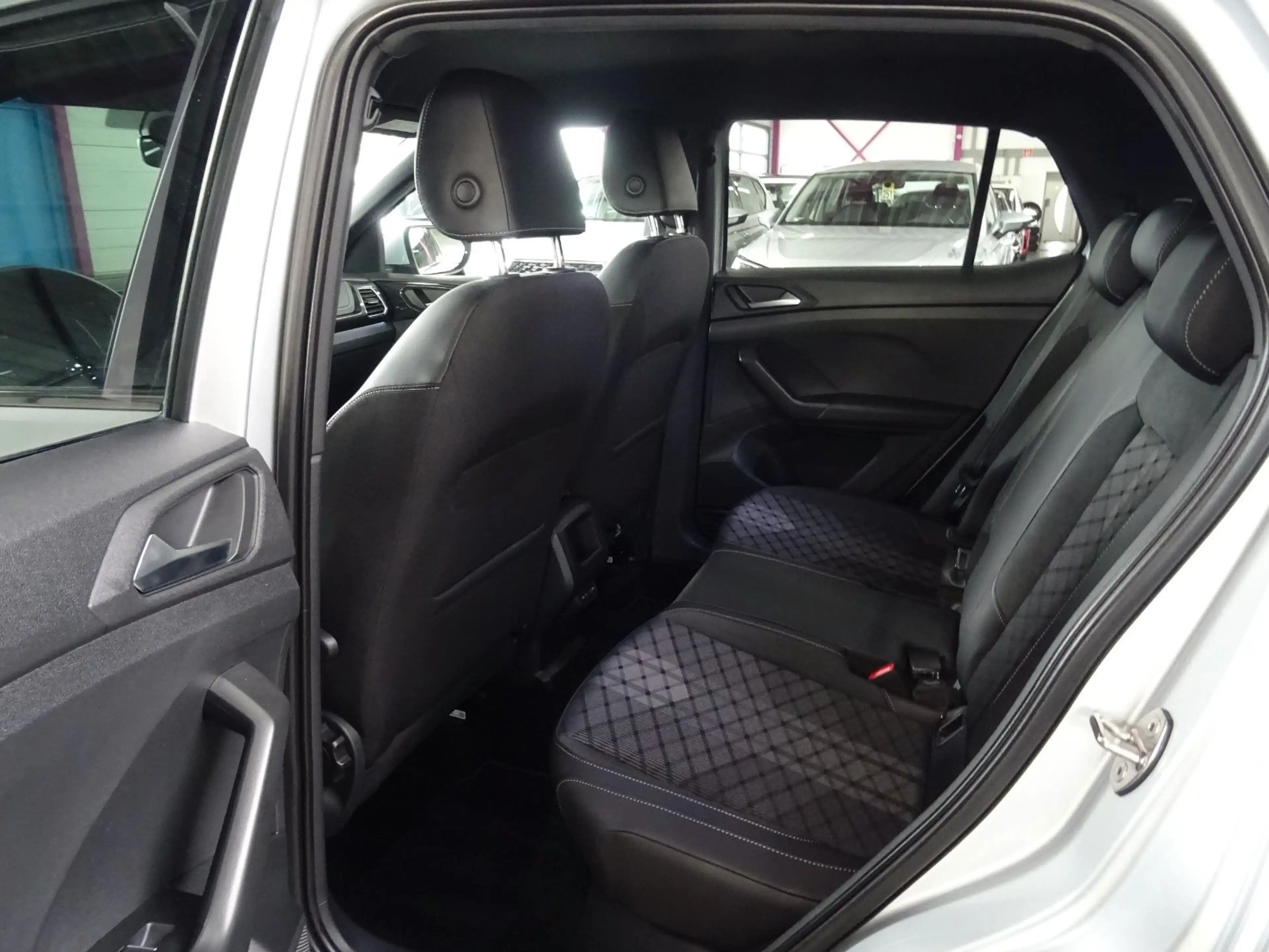 Volkswagen T-Cross T-CROSS 1.5 TSI*R-LINE*AHK*ACC*CAM*IQ MATRIX* — photo 11