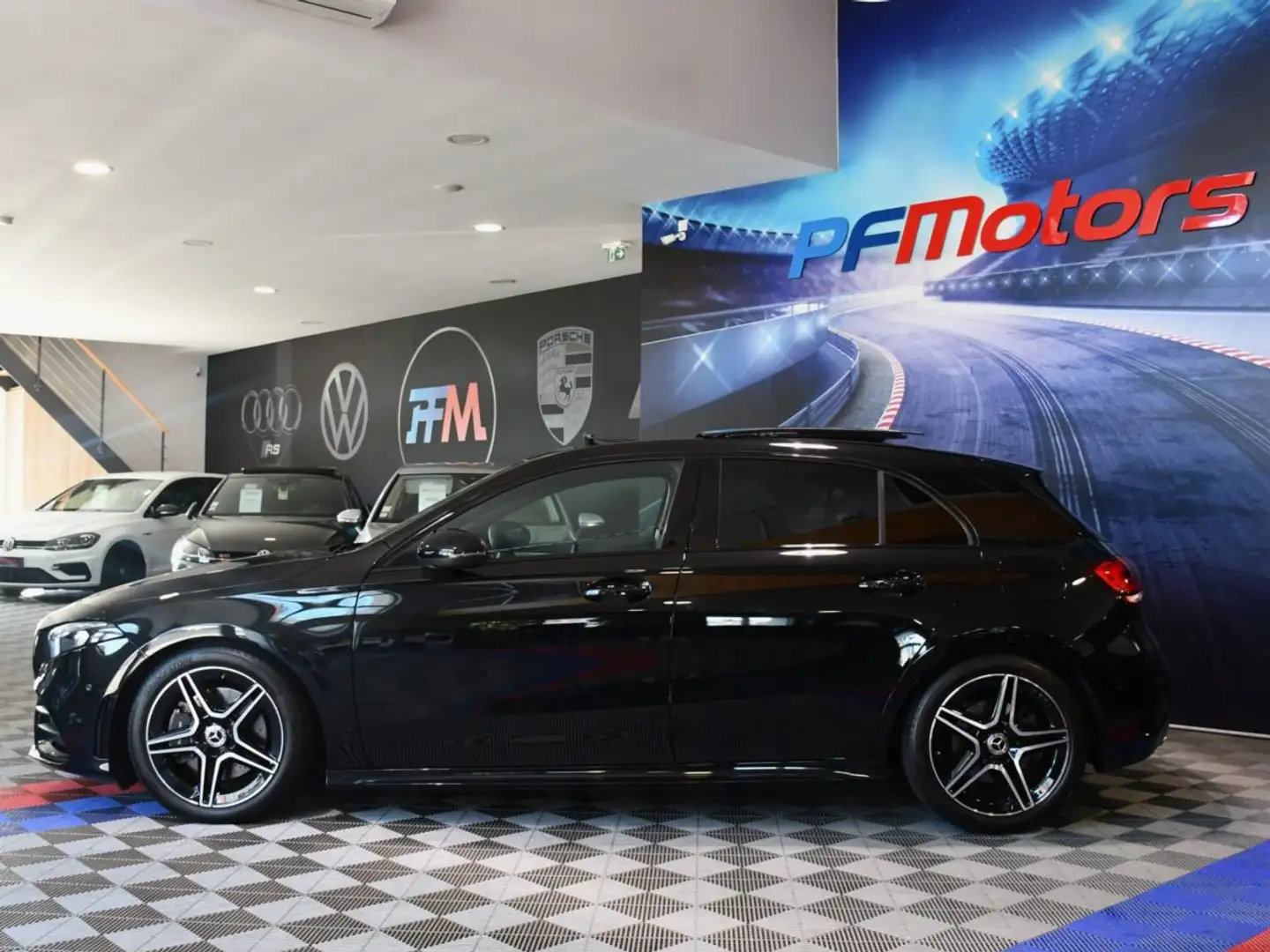 Mercedes-Benz 220 Benz Classe A AMG Line BVA GPS Pro TO M-Bux Lumière D&rsquo;ambiance LED Car Play Caméra Freinage JA 18 Fekete - 2