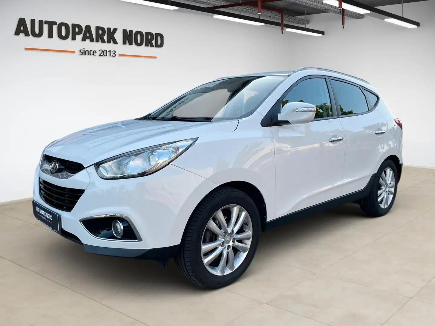 Hyundai iX35 2.0 Style 2WD/AHK/SHZ/TEMP/PDC/ALU Wit - 1