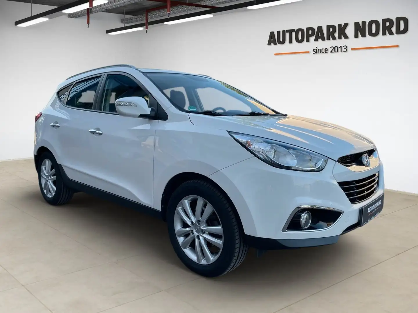 Hyundai iX35 2.0 Style 2WD/AHK/SHZ/TEMP/PDC/ALU Wit - 2
