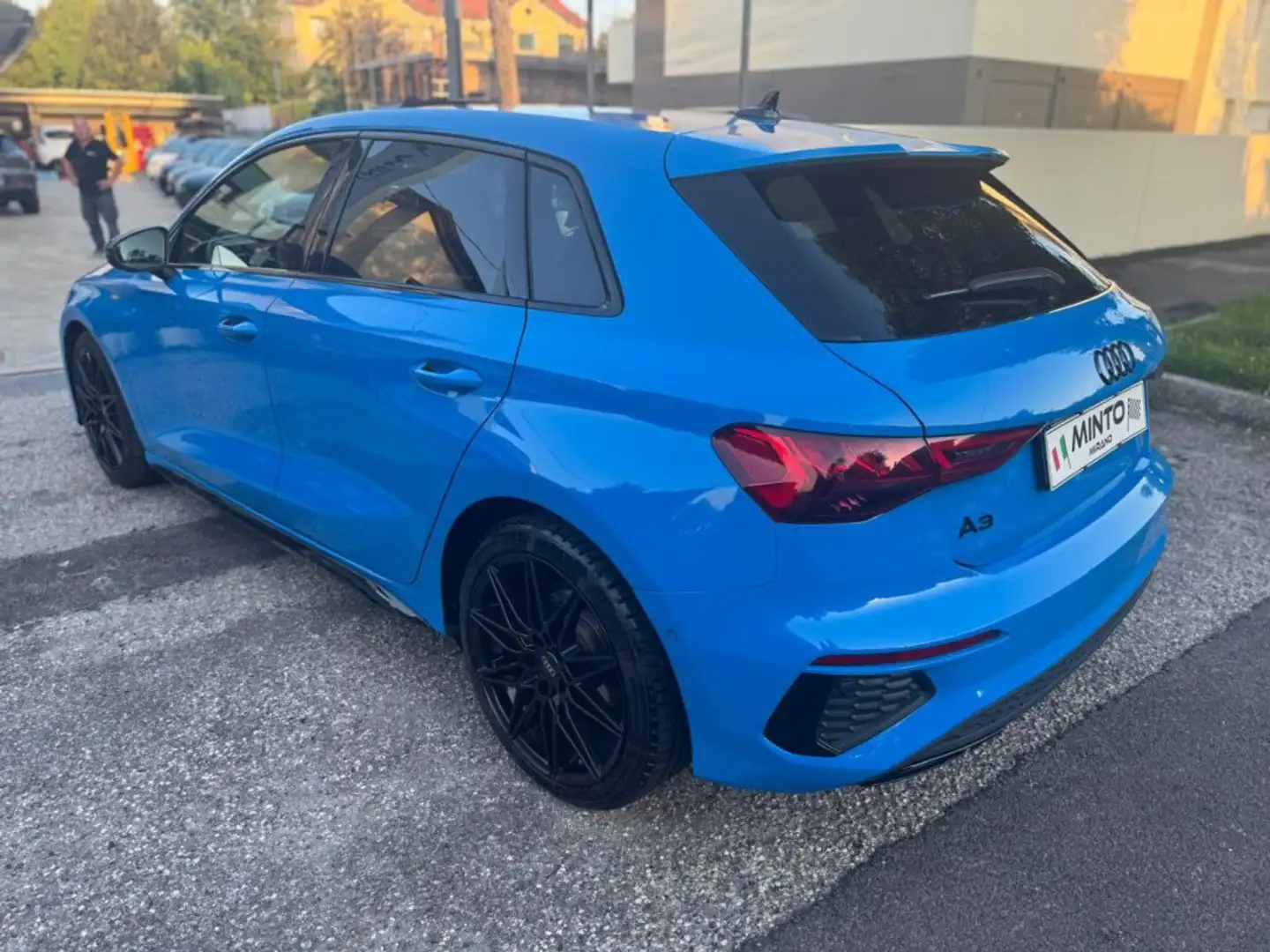 Audi A3 35 TFSI S tronic S line edition Bleu - 2