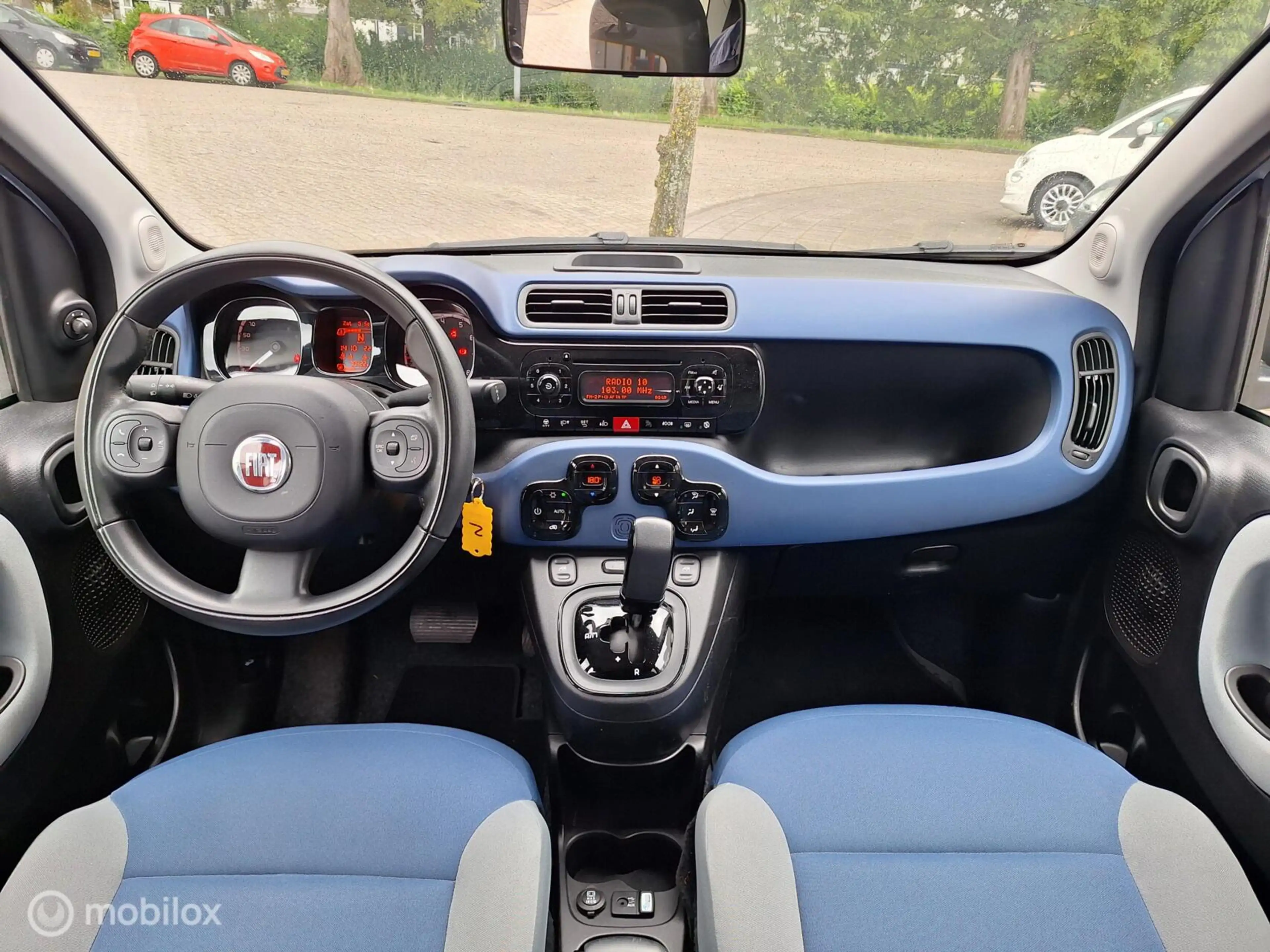 Fiat Panda 0.9 TWINAIR LOUNGE • Climate Control • — photo 13