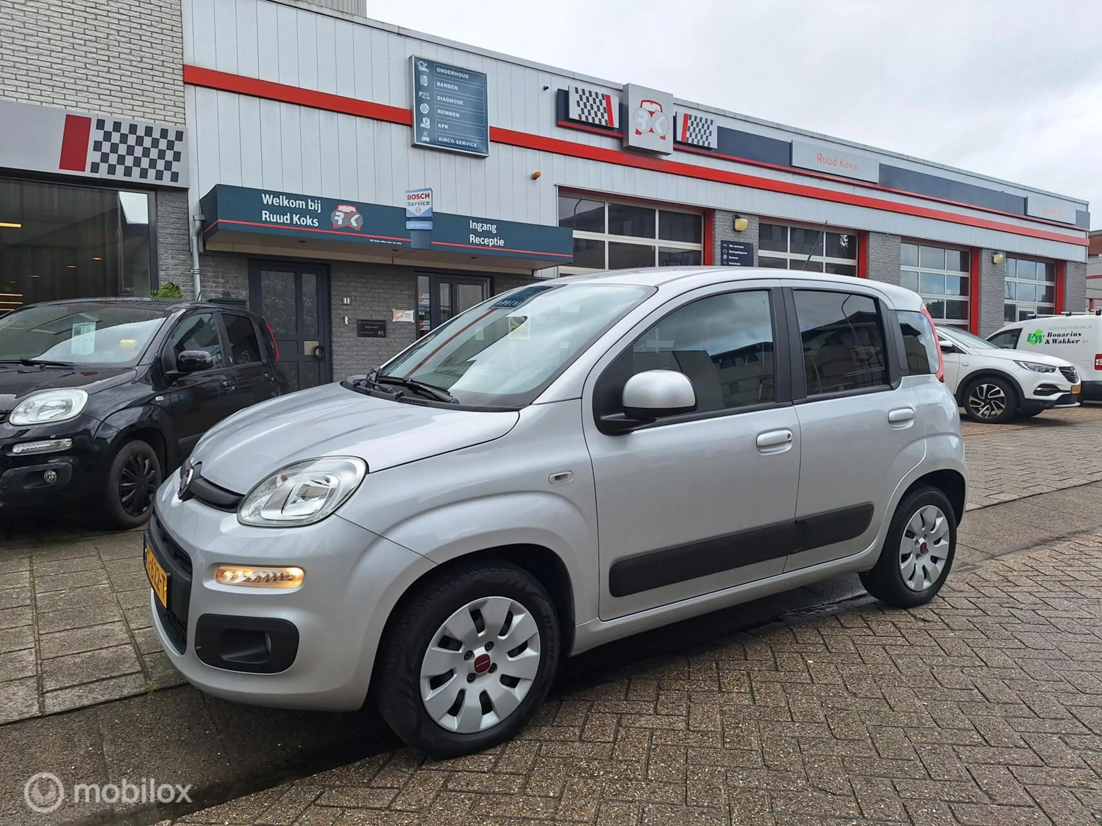 Fiat Panda 0.9 TWINAIR LOUNGE • Climate Control • — photo 3