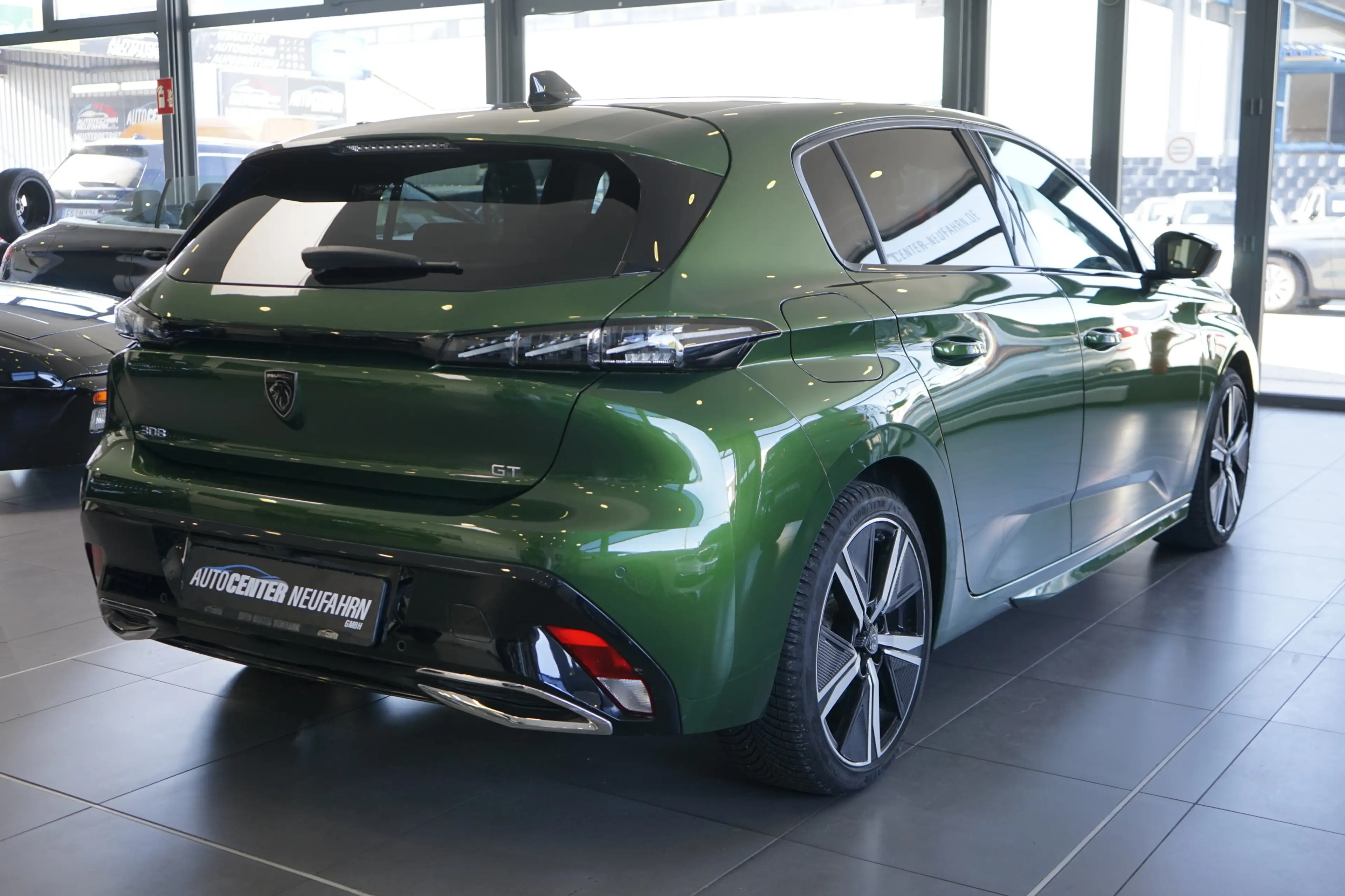 Peugeot 308 GT+NAVI+360°KAMERA+TOT WINKEL+CARPLAY+SUNDSYS — photo 7