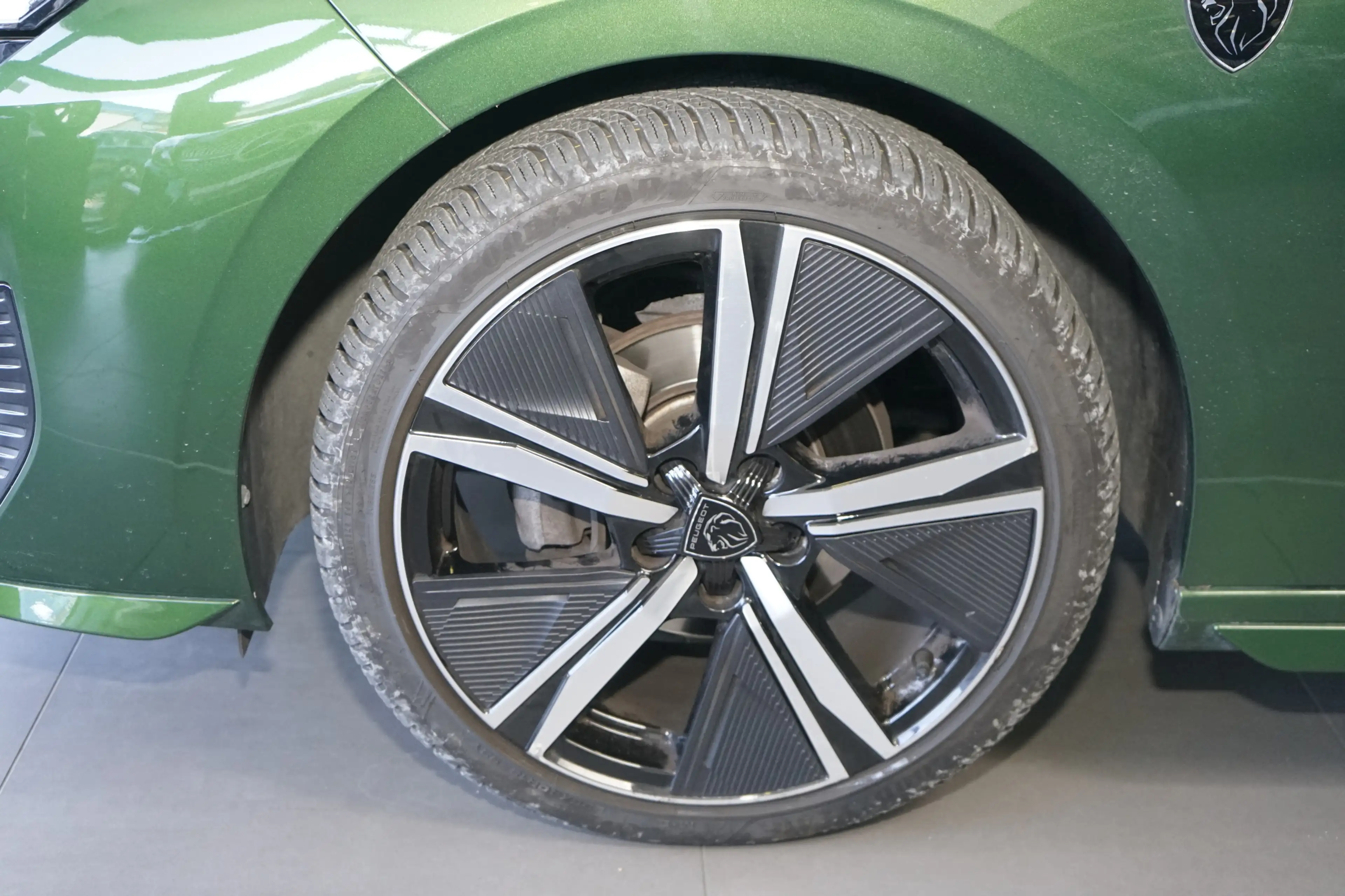 Peugeot 308 GT+NAVI+360°KAMERA+TOT WINKEL+CARPLAY+SUNDSYS — photo 4