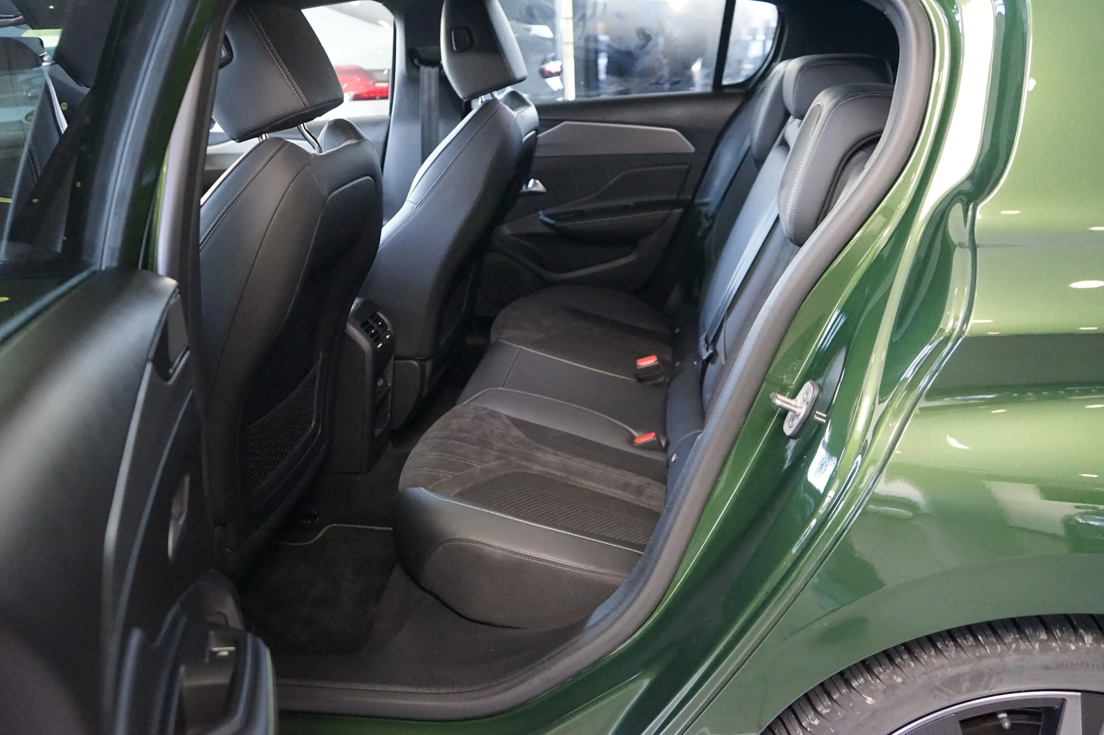 Peugeot 308 GT+NAVI+360°KAMERA+TOT WINKEL+CARPLAY+SUNDSYS — photo 9