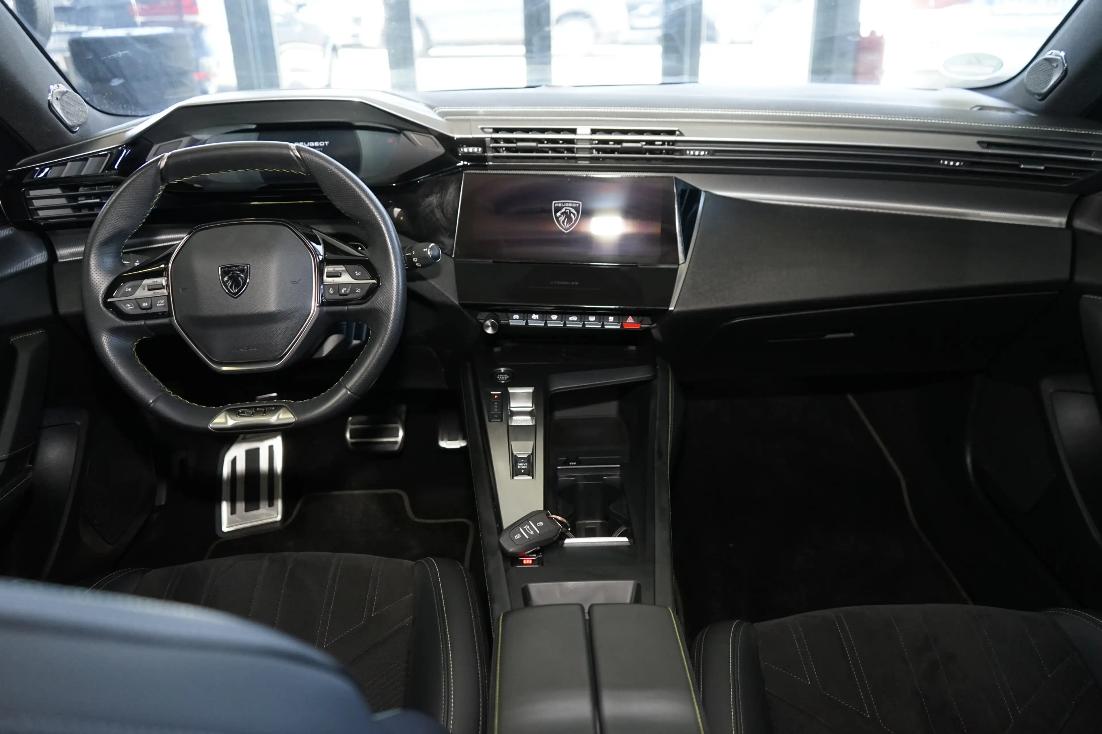 Peugeot 308 GT+NAVI+360°KAMERA+TOT WINKEL+CARPLAY+SUNDSYS — photo 12