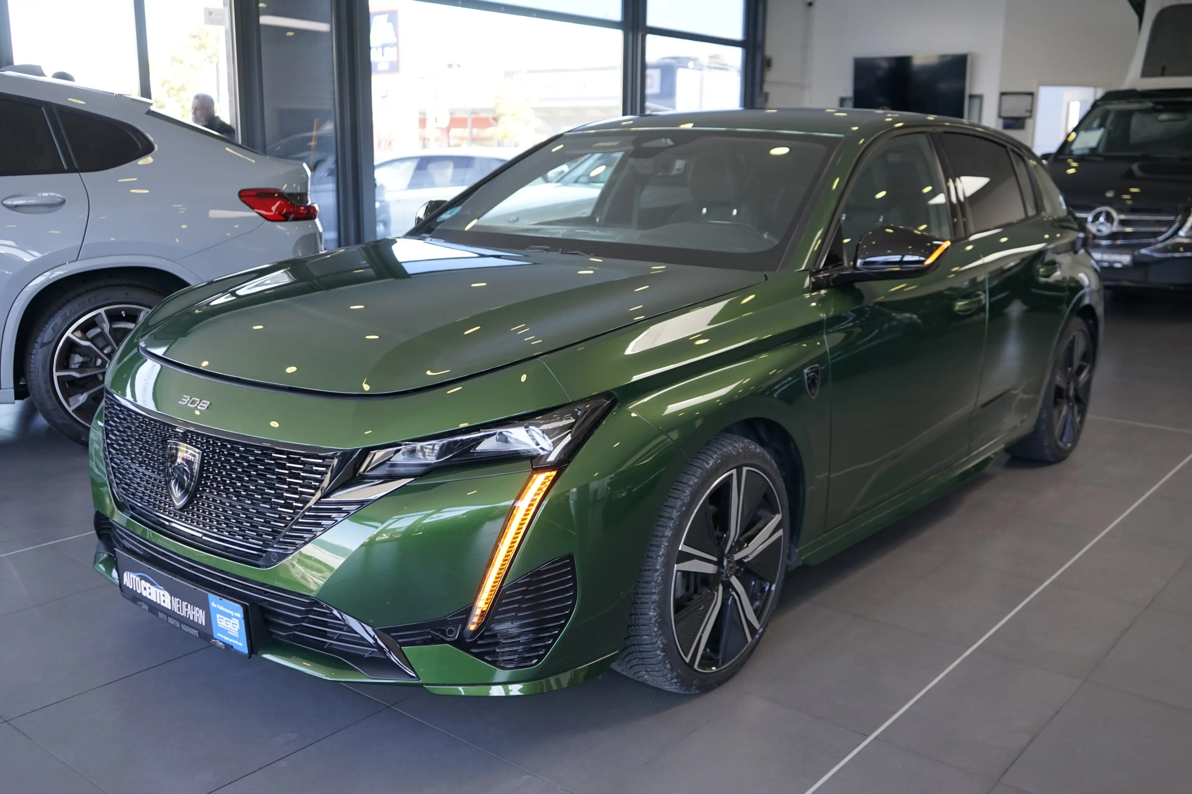 Peugeot 308 GT+NAVI+360°KAMERA+TOT WINKEL+CARPLAY+SUNDSYS — photo 3