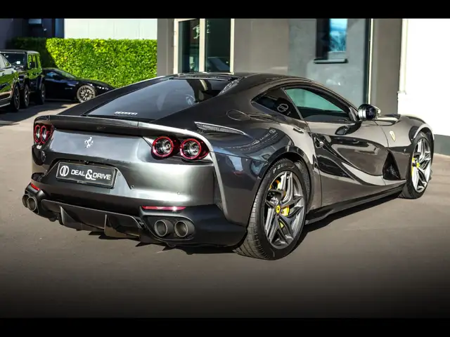 Ferrari 812 Superfast view 7