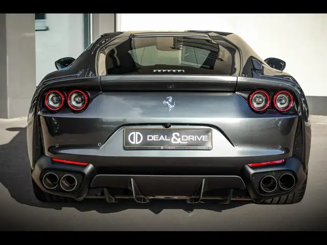 Ferrari 812 Superfast view 4
