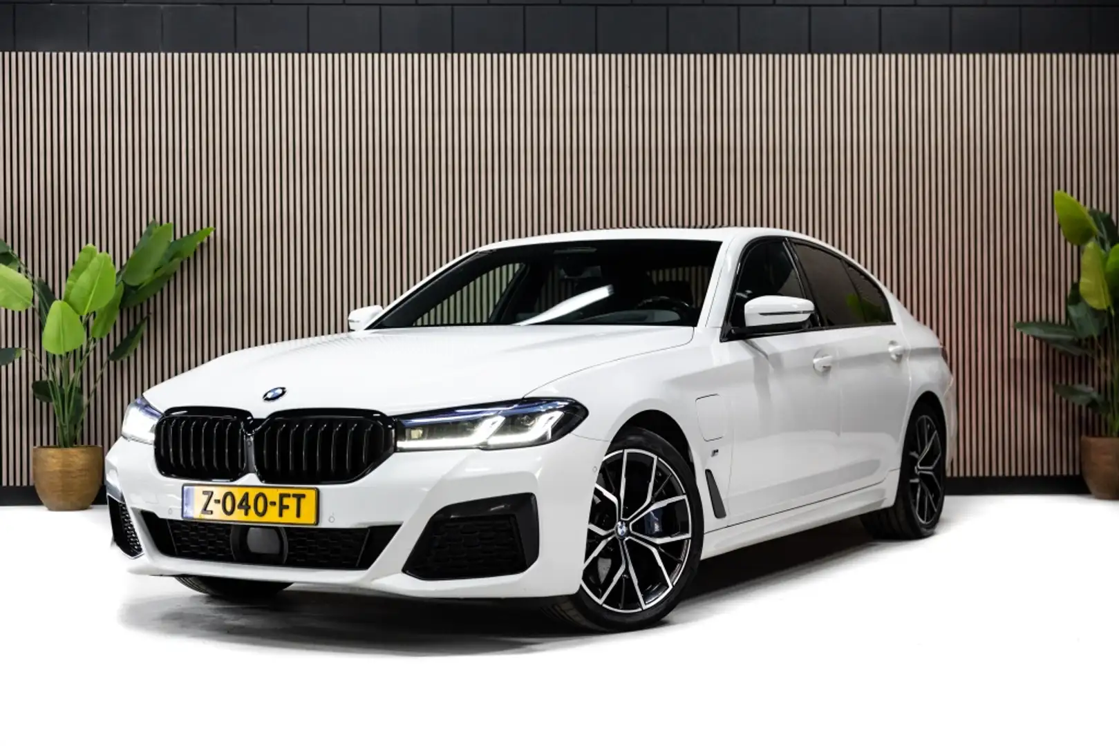 BMW 545 5-serie 545e xD High Ex. Ed. | HuD | H&K | Open Da Wit - 1