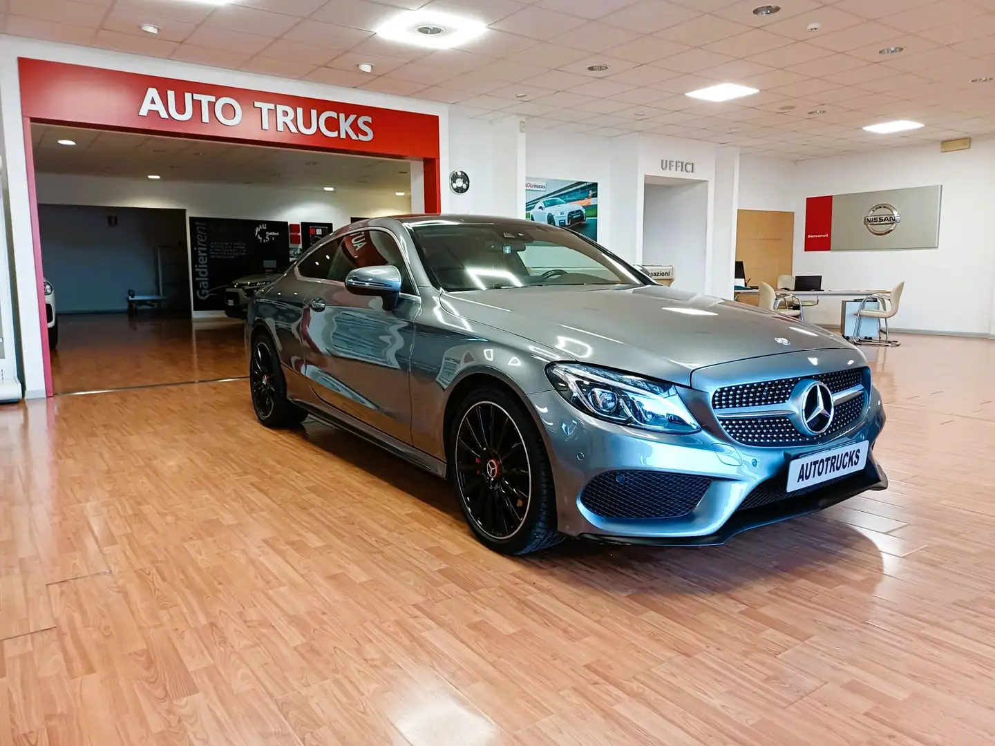 Mercedes-Benz C 220 Classe C-C205  Coupe d Premium AMG Gris - 1