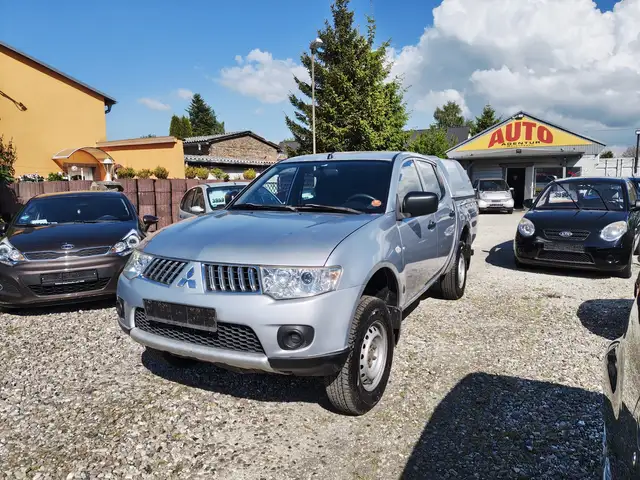 Mitsubishi L200 Inform Doppelkabine 4WD