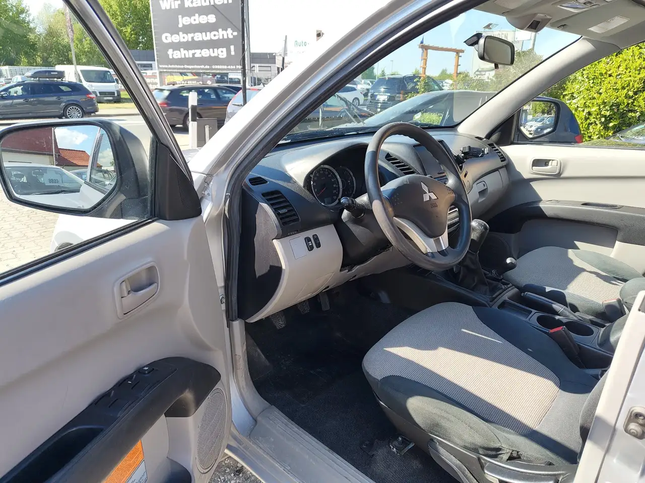 MITSUBISHI L200 136CH - DOUBLE CABINE - 4WD - BVM - ATTELAGE FIXE - 128.500 KMS