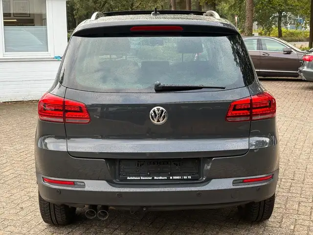 Volkswagen Tiguan view 6