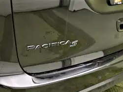 Chrysler Pacifica 2025 — фото 11