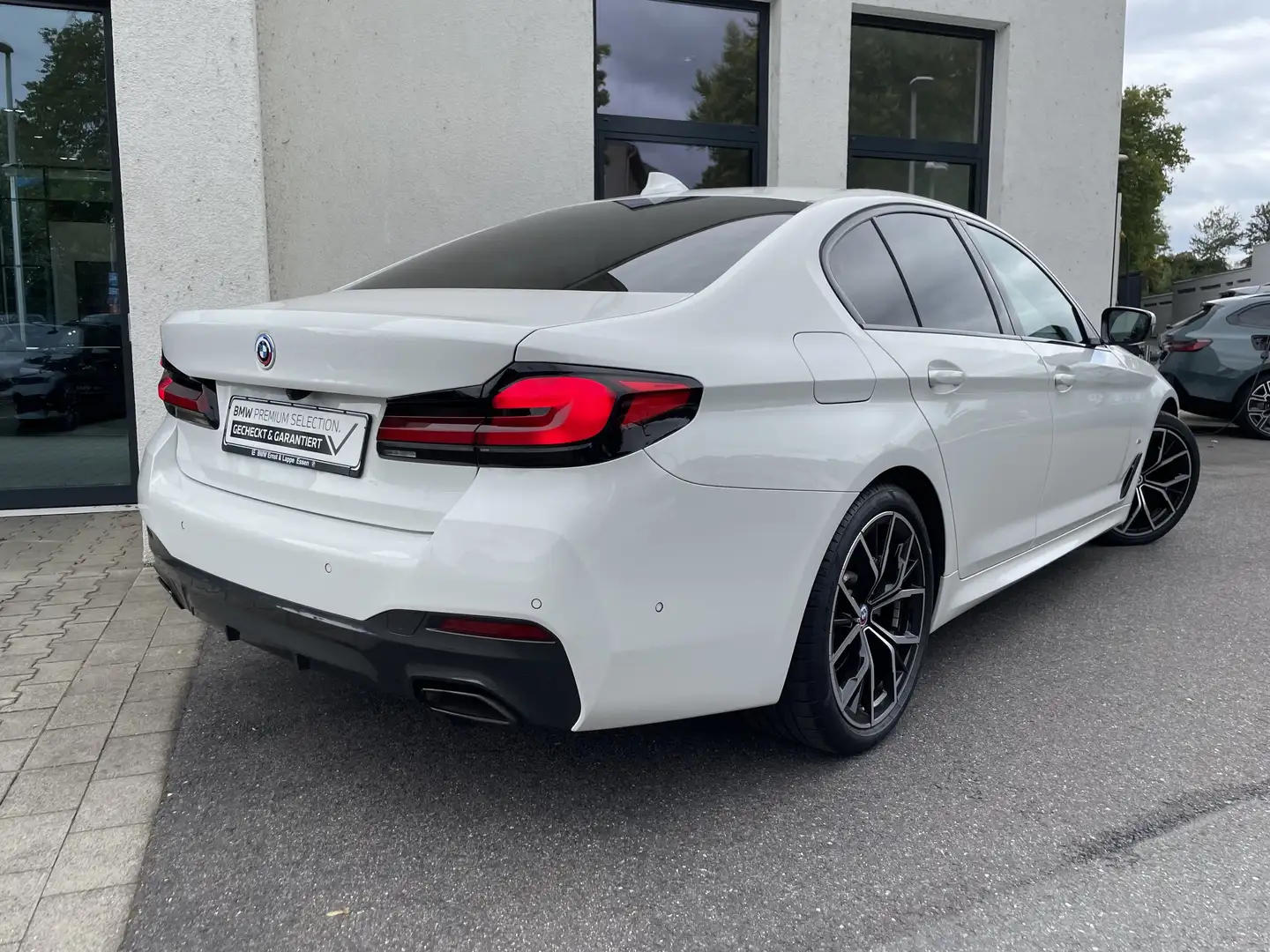 BMW 520 d M Sport || ACC Komfortsitz Head-Up Bianco - 2
