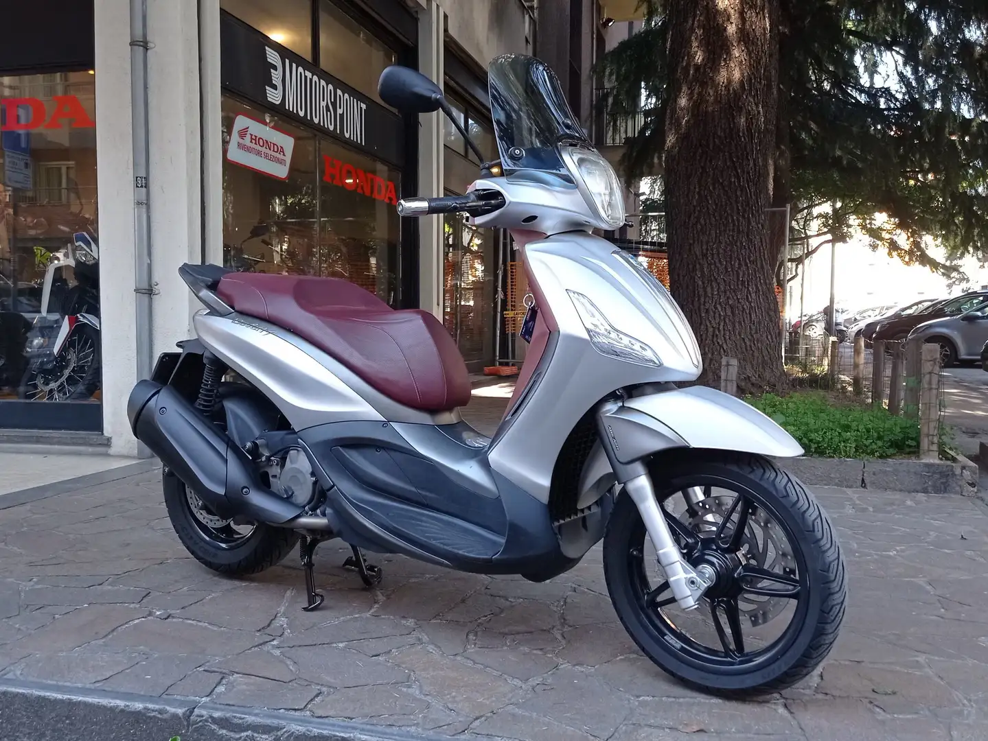 Piaggio Beverly 350 ABS - ASR Gris - 1